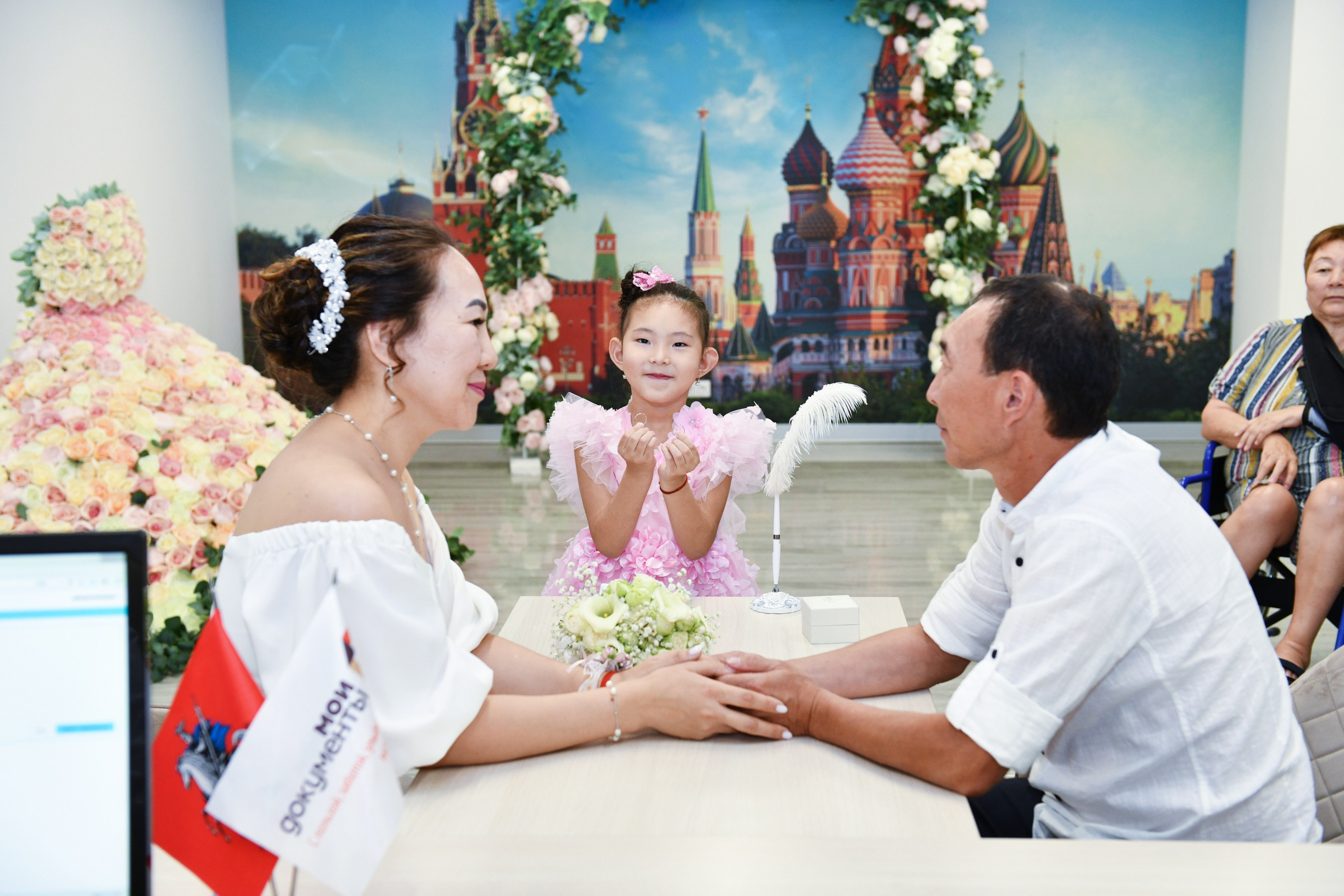 Регистрация брака в МФЦ Ногалы и Олега. Свадебный и портретный фотограф в Москве Галина Борисова