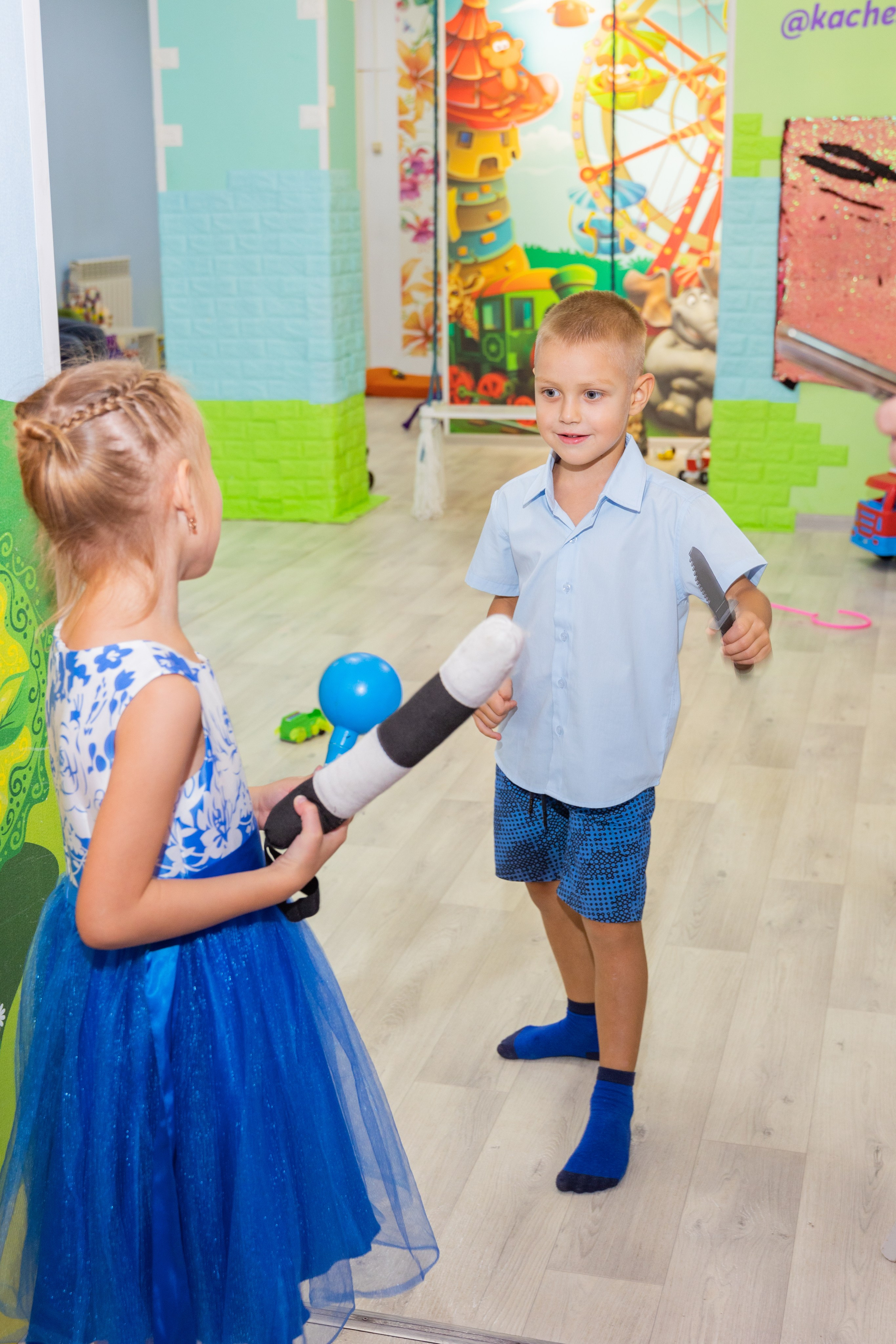 День Рождение в детском центре Качели. Выпускные альбомы во Владивостоке