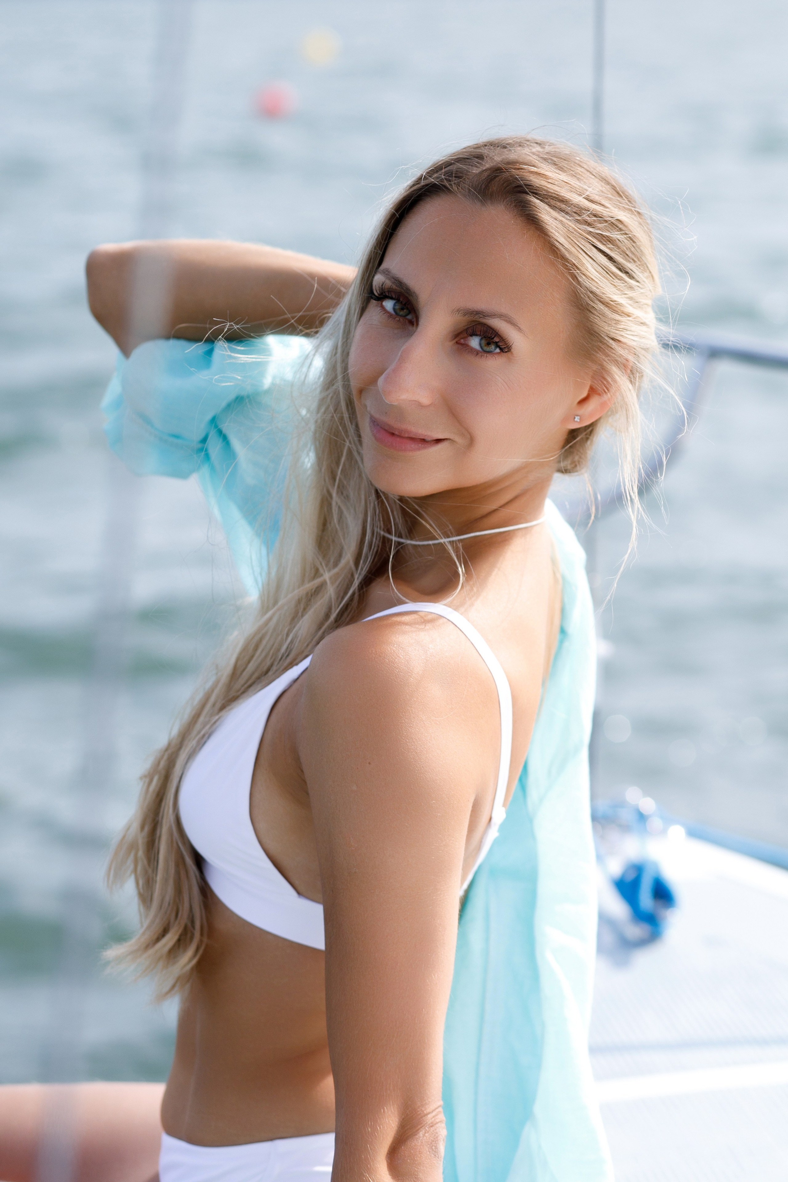 Фотосессия на яхте. Надежда Рыжова, портретная и контент-съемка в Челябинске