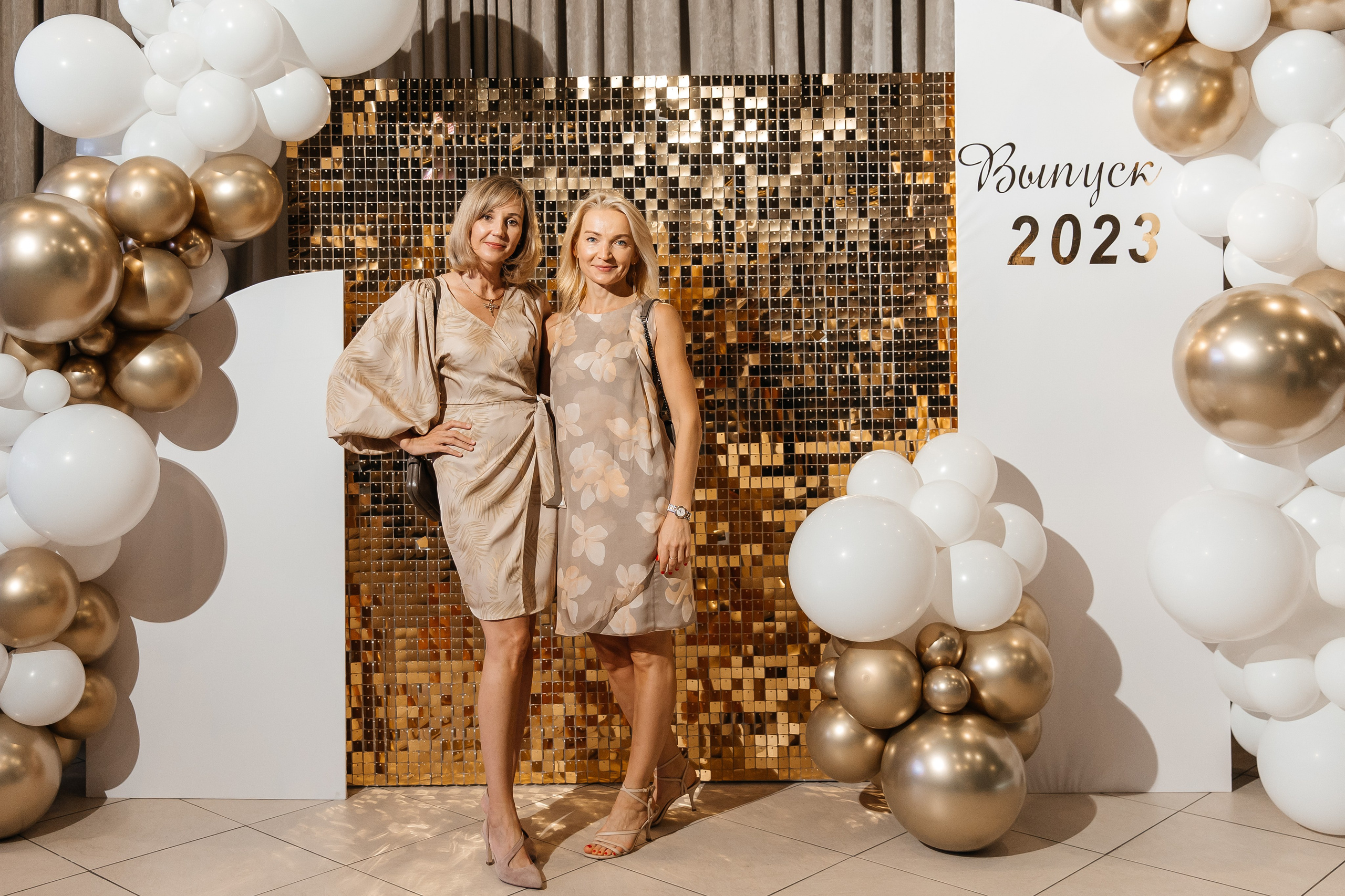 2023-06-23 Выпускной МБОУ СОШ № 10. Фотограф в Красноярске