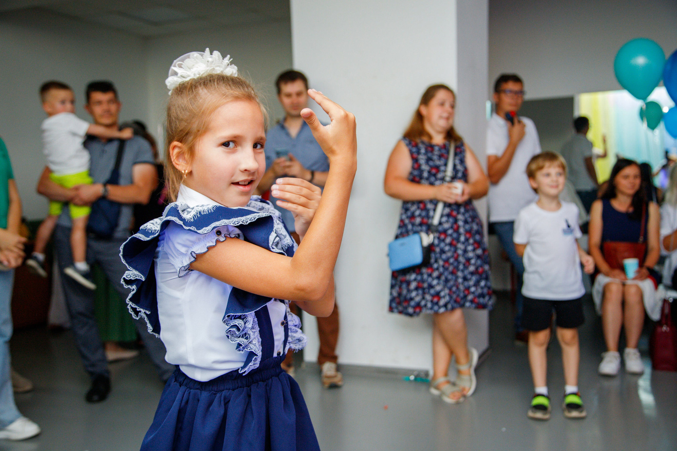 Репортажная съемка праздника знаний в школе. Семейный и школьный фотограф в Москве Анна Ткач
