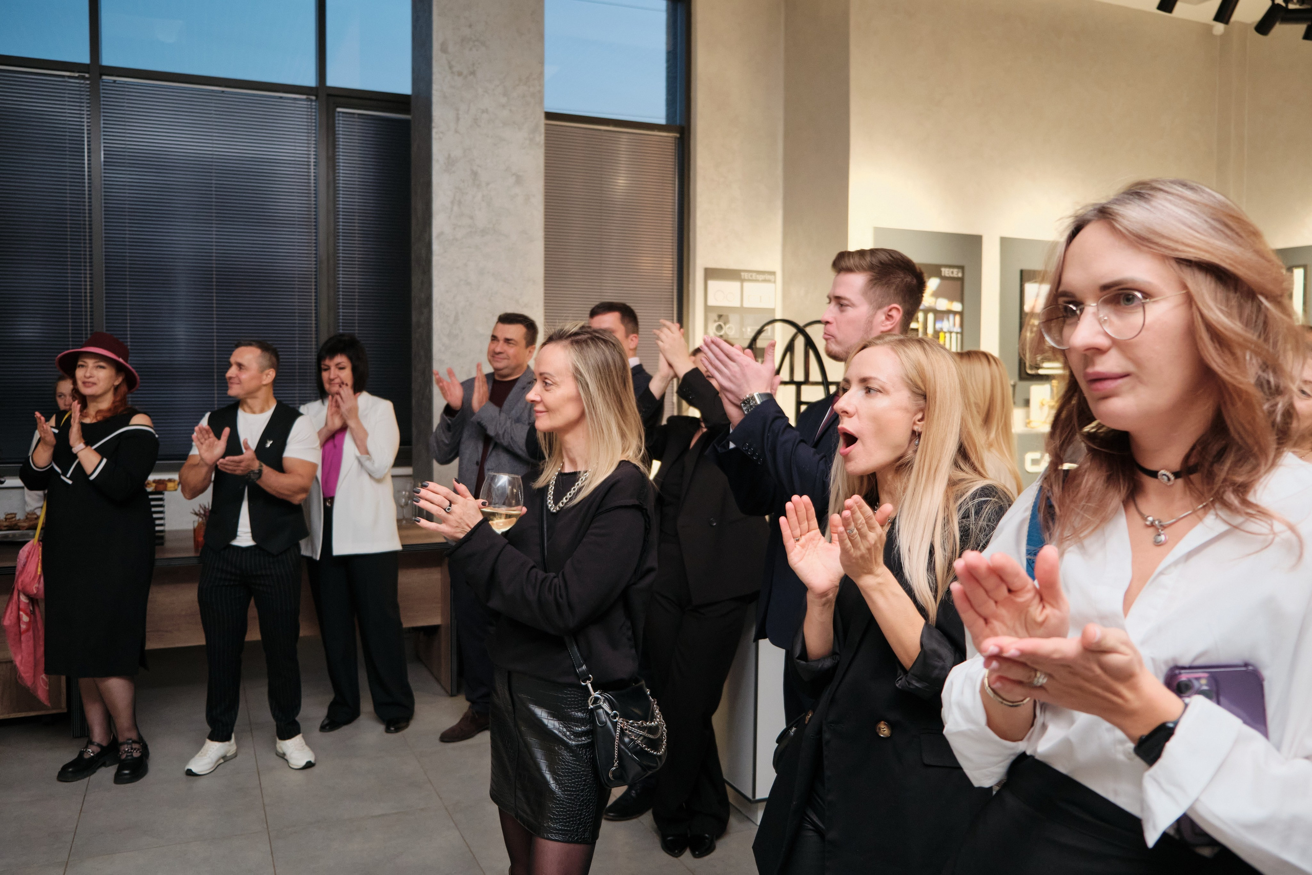 Открытие салона 100 градусов. Антон Ив