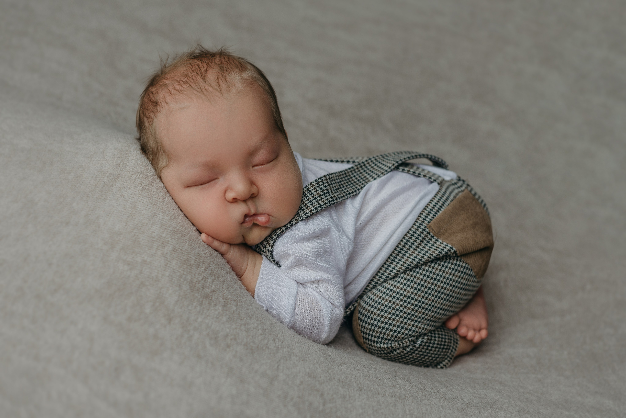 Артем. Фотограф новорожденных Белгород