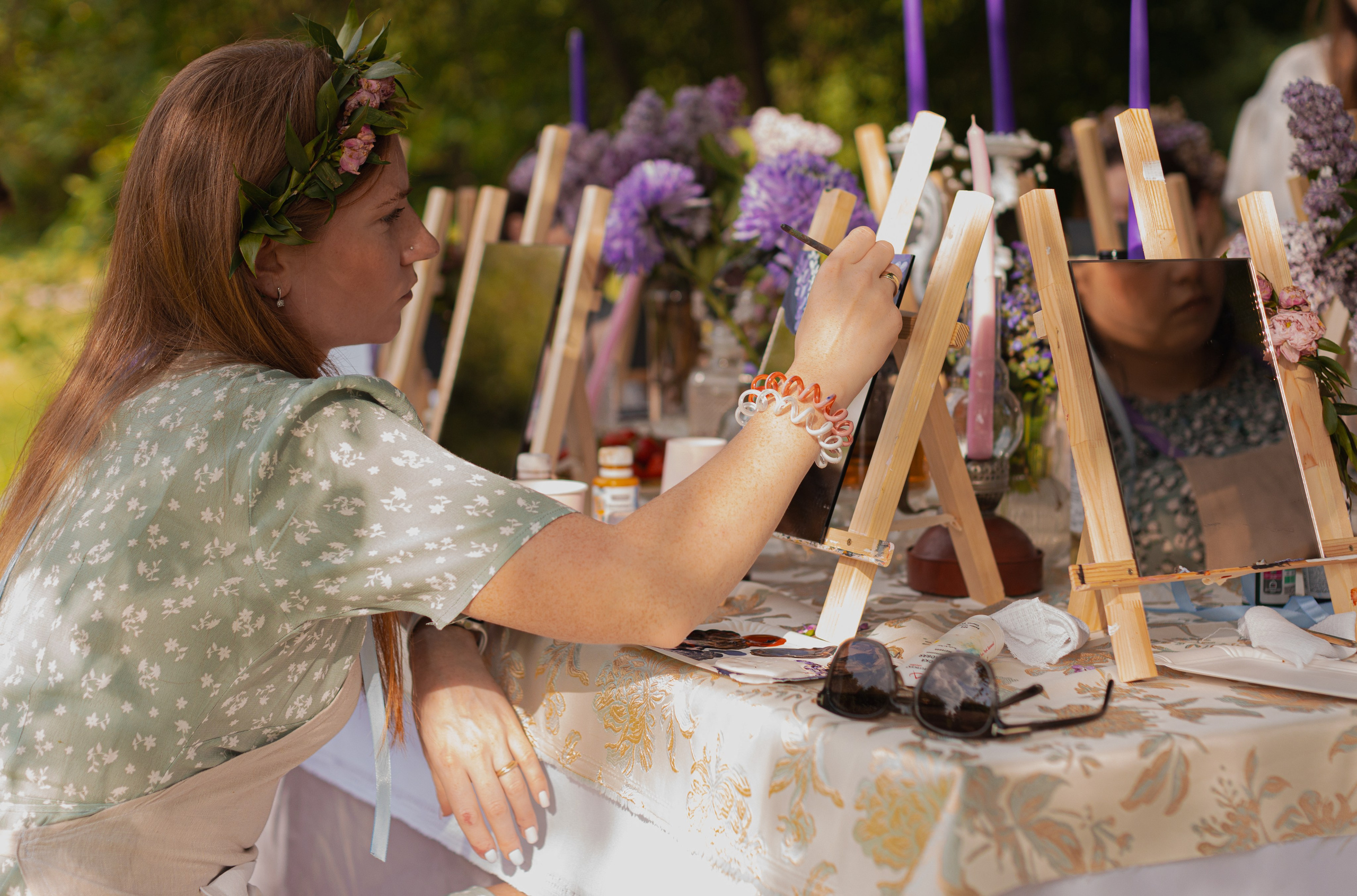 Мк Сирень на зеркале (девичник в парке). Анастасия Ракчеева Художник