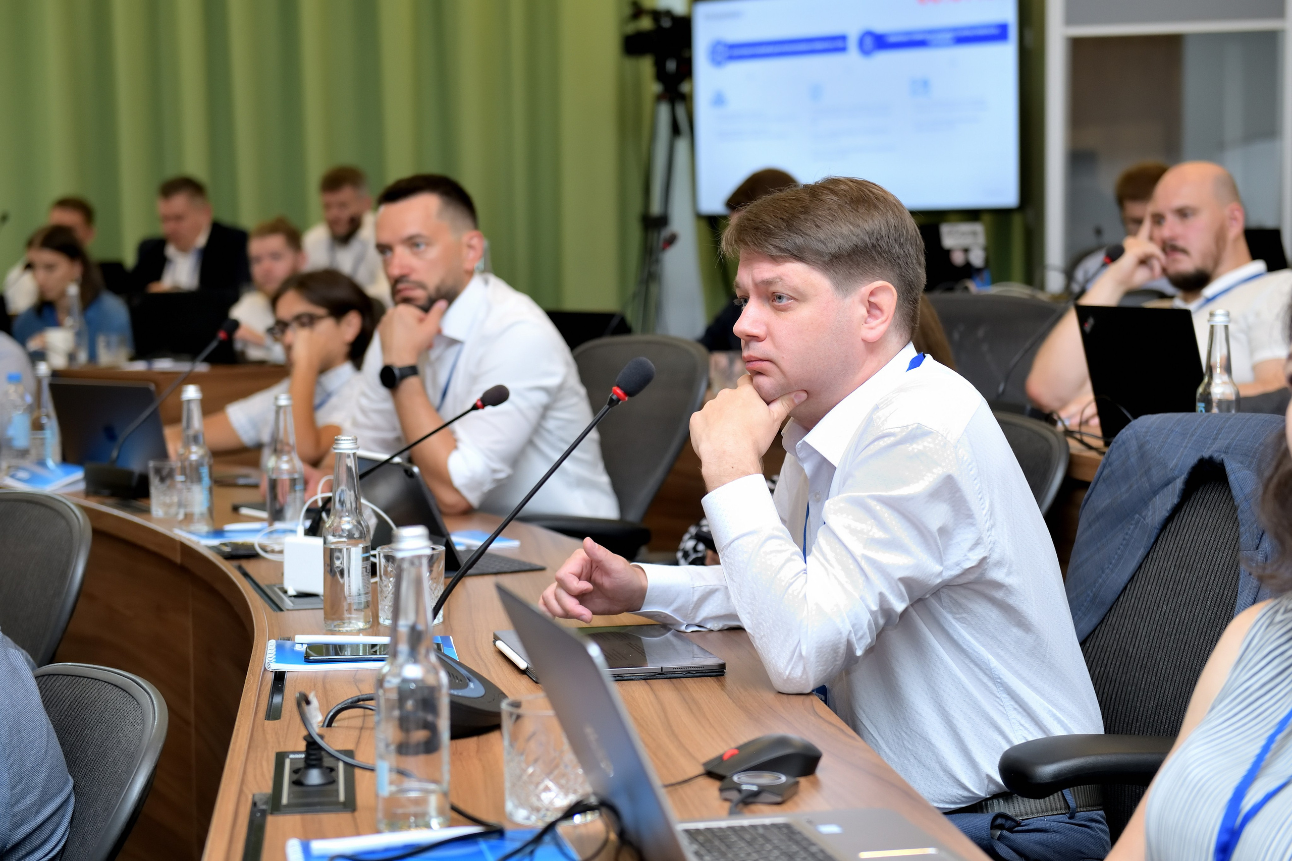 "Конференция, посвященная добыче газа".