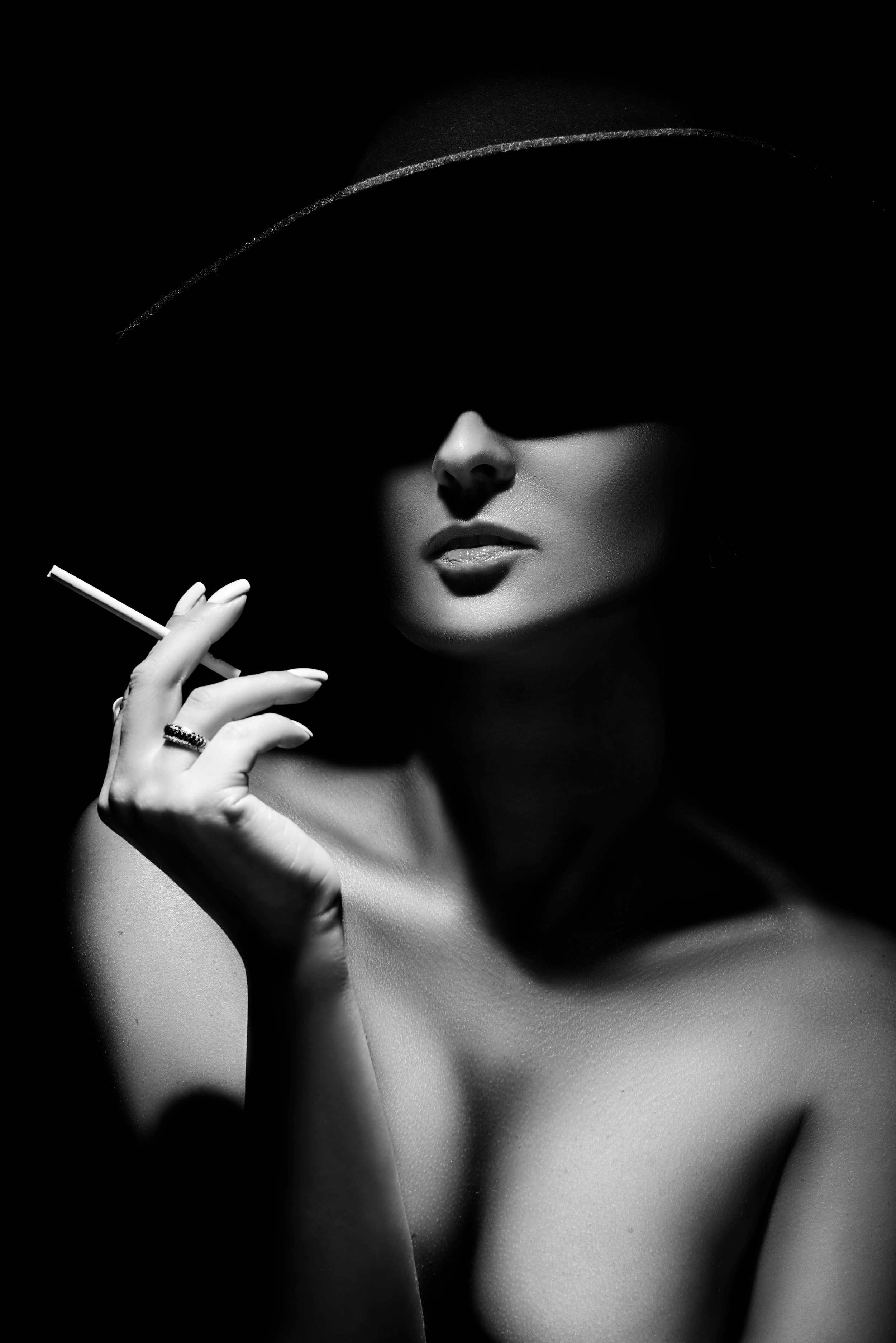 Женский портретный фотограф в Москве. Арт фотограф в Москве Леонид Маркачев. Женский портрет, будуар, фэшн, арт-ню