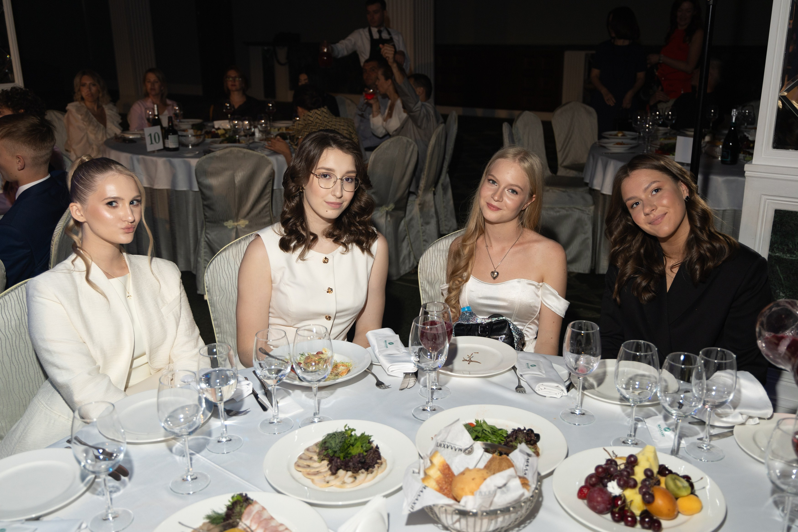 Выпускной: Гимназия1. Фотограф свадебный, репортажный, индивидуальный, фото для маркетплейсов, брендов, автосалонов