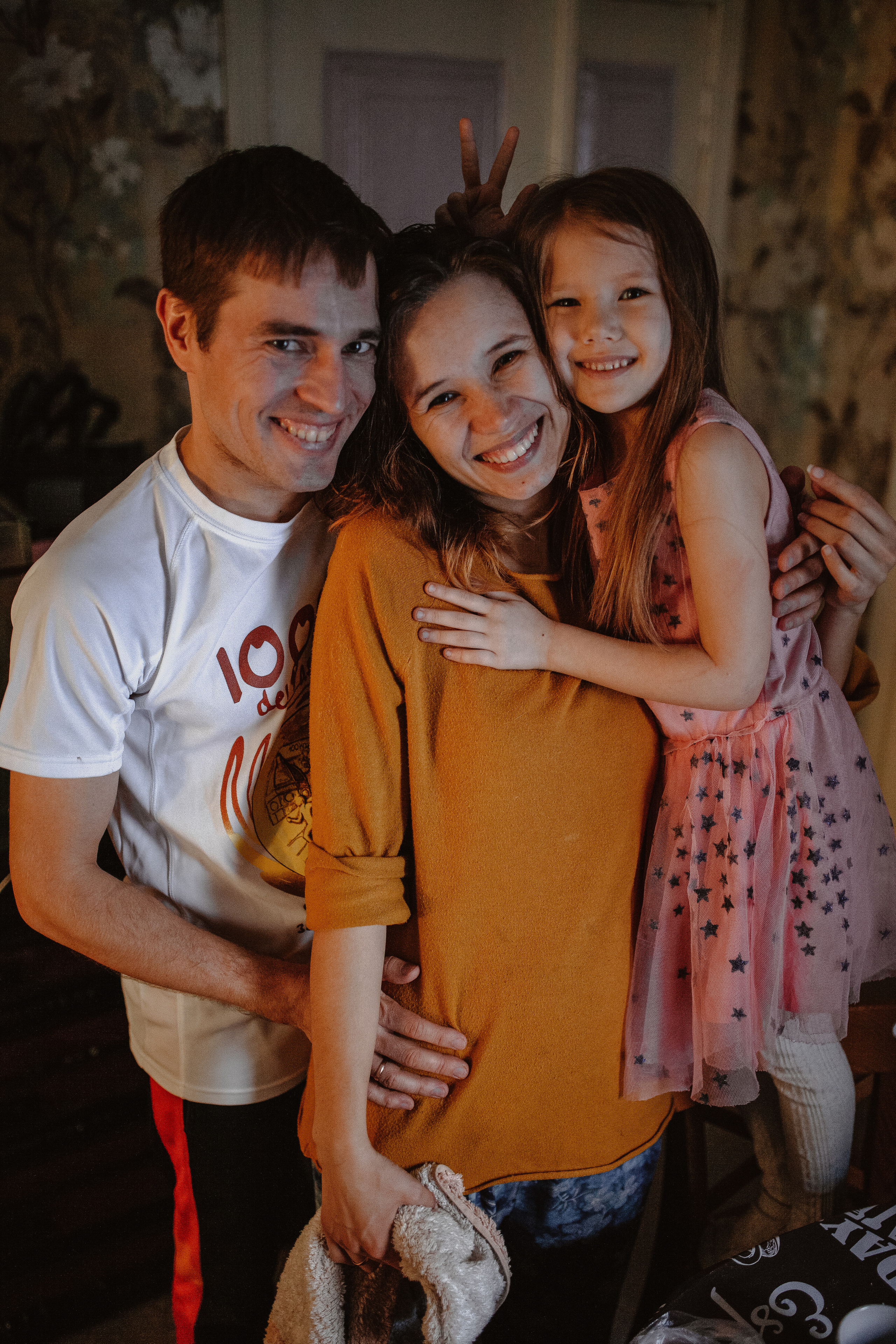 Дмитрий, Александра и Кира. Главная