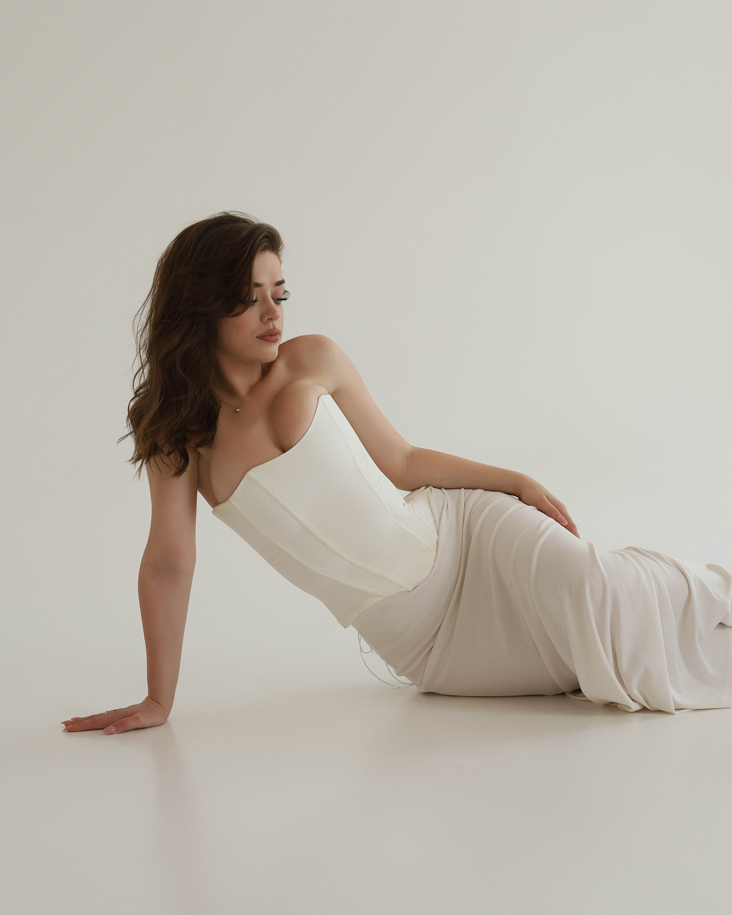 Индивидуальные. Здравствуйте! Меня зовут Алина, я специализируюсь на женской портретной, парной и семейных съемках