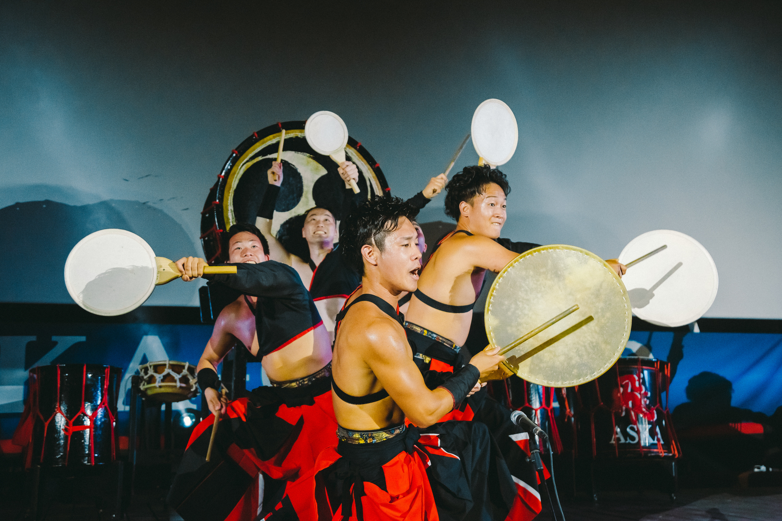 Шоу японских барабанщиков Aska Gumi в Москве. Фотограф Сонкина Татьяна