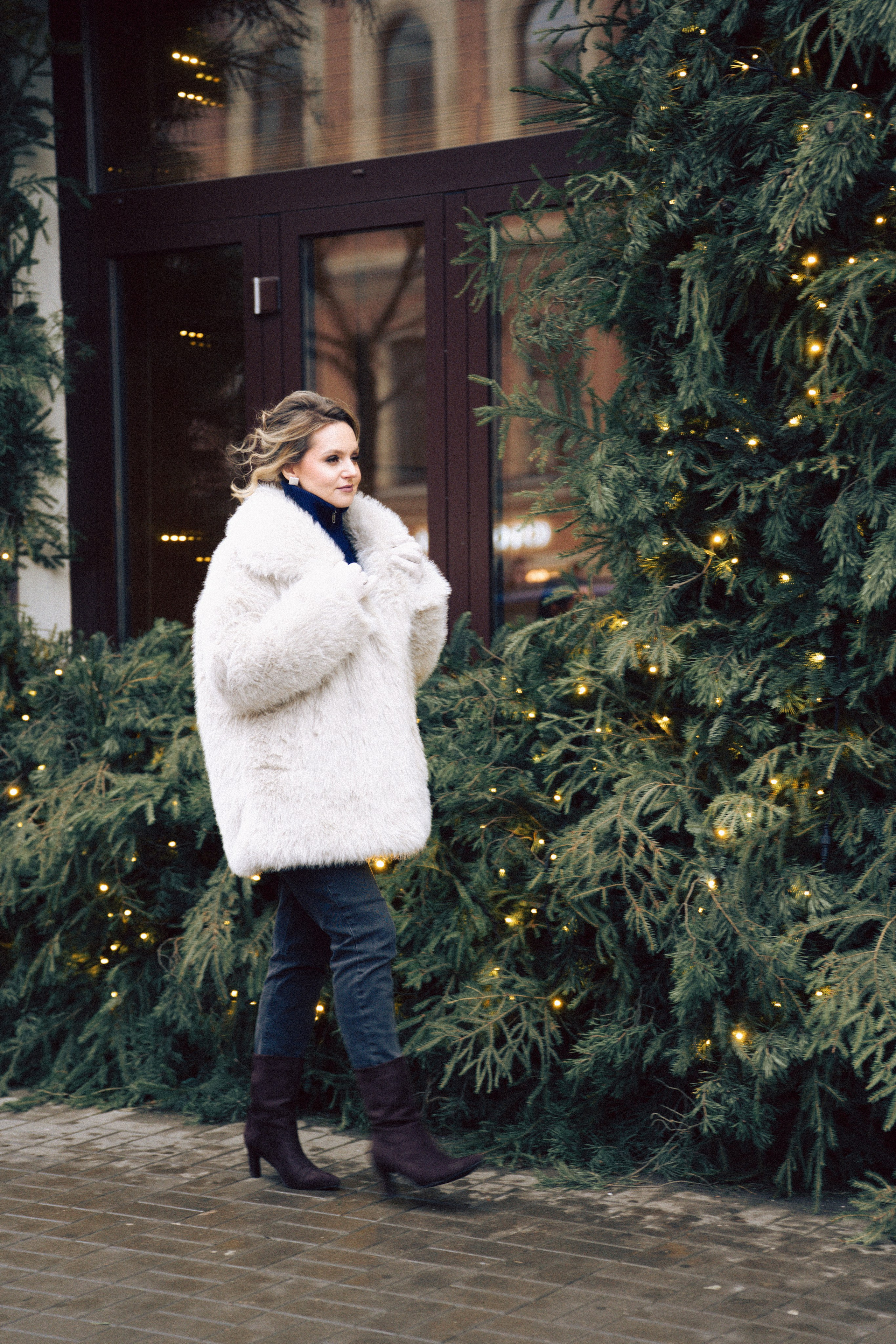 НОВОГОДНЯЯ ФОТОСЕСИИЯ В СТУДИИ ДЛЯ ДЕВУШКИ И ПРОГУЛКА ПО ЧЕРНЫШЕВСКОЙ. Профессиональный фотограф, Санкт-Петербург — Виктория Богомолова