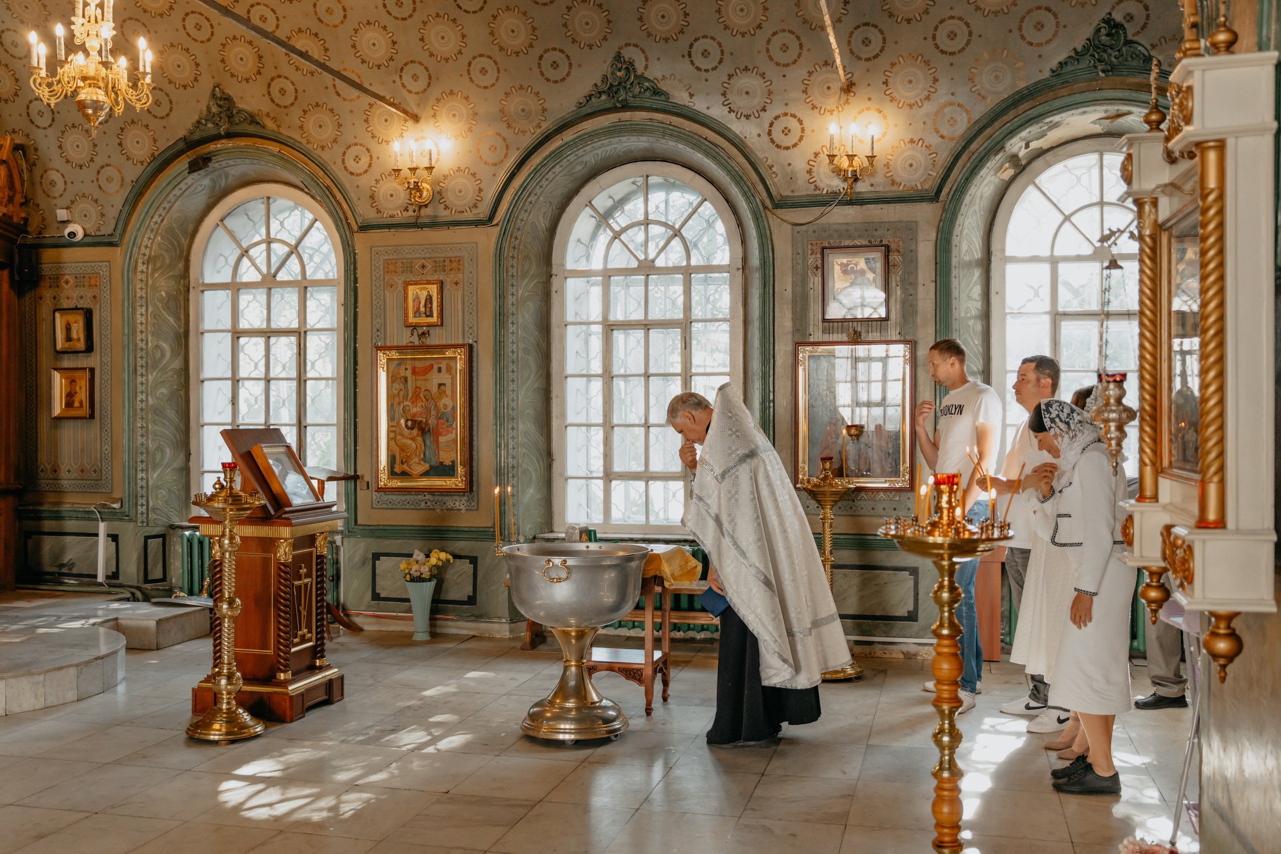 Таинство крещения Артема в соборе Ионна Предтечи