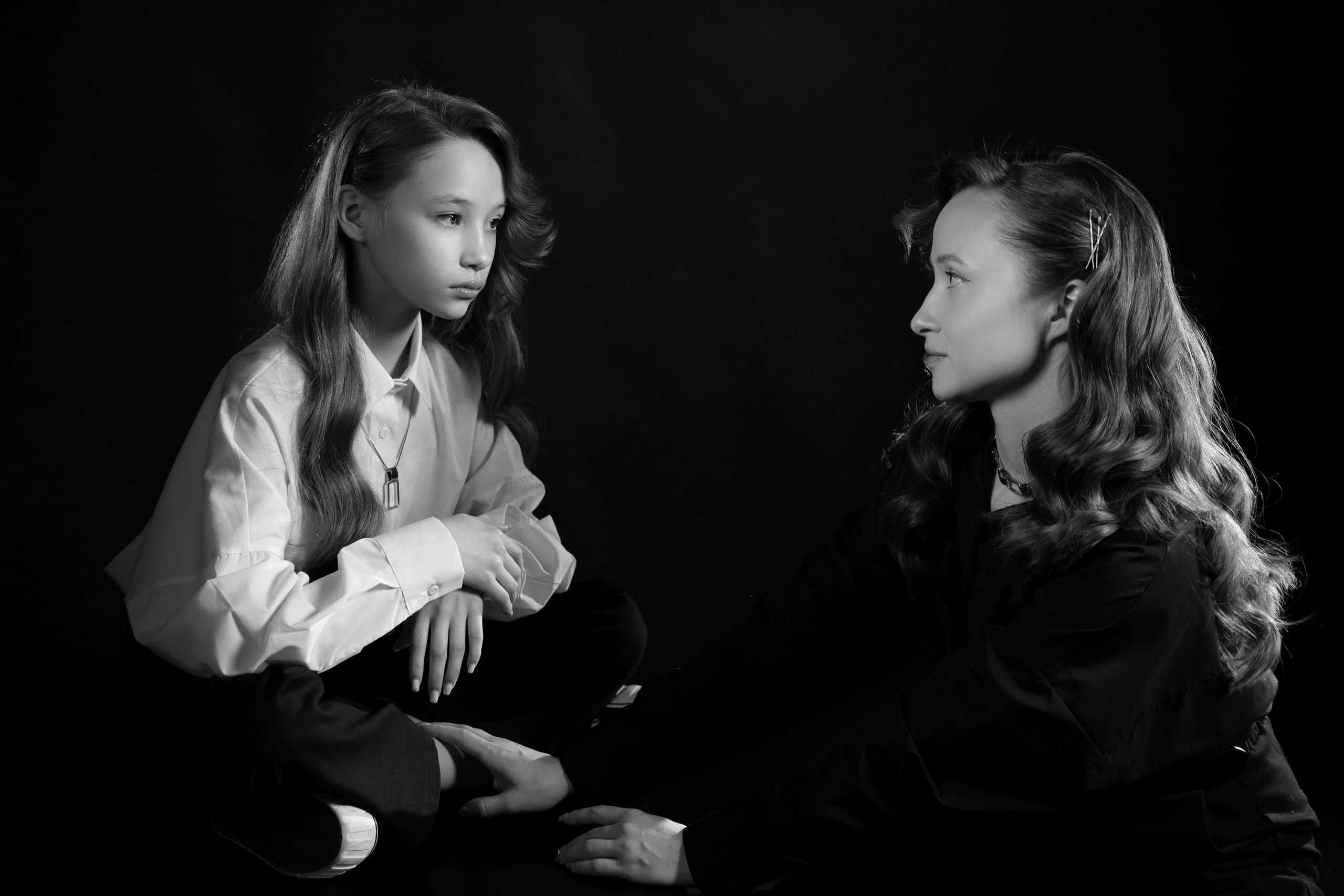 Регина и Аделина. Черное и белое