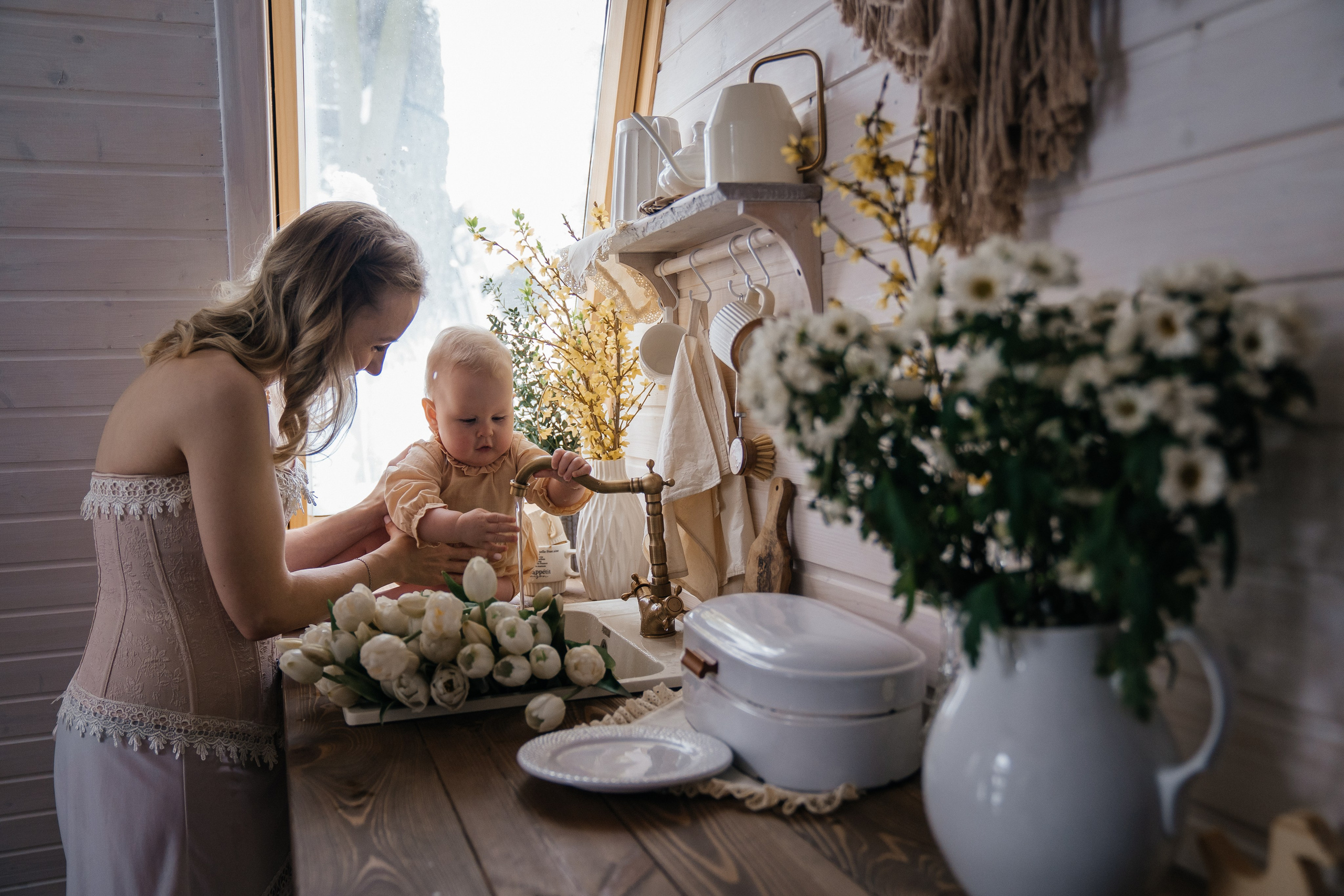 Алиса с мамой Кристиной в нежной семейной фотосессии в Домике Элли г. Пушкино. Семейный и детский фотограф в Сергиев Посаде, Хотьково Якимчук Любовь