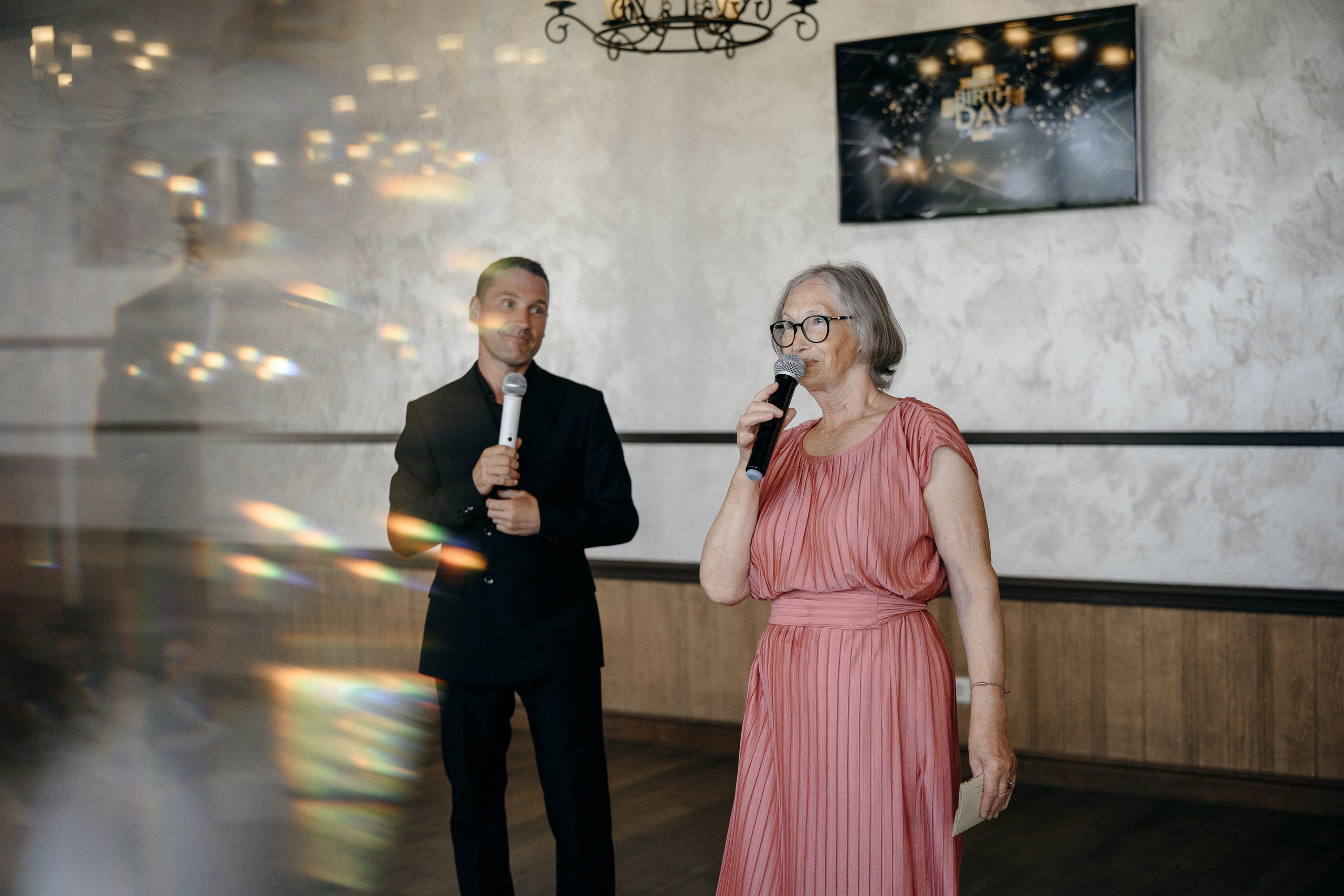 Семейный ужин в ресторане Сафари. Свадебный фотограф в Красноярске