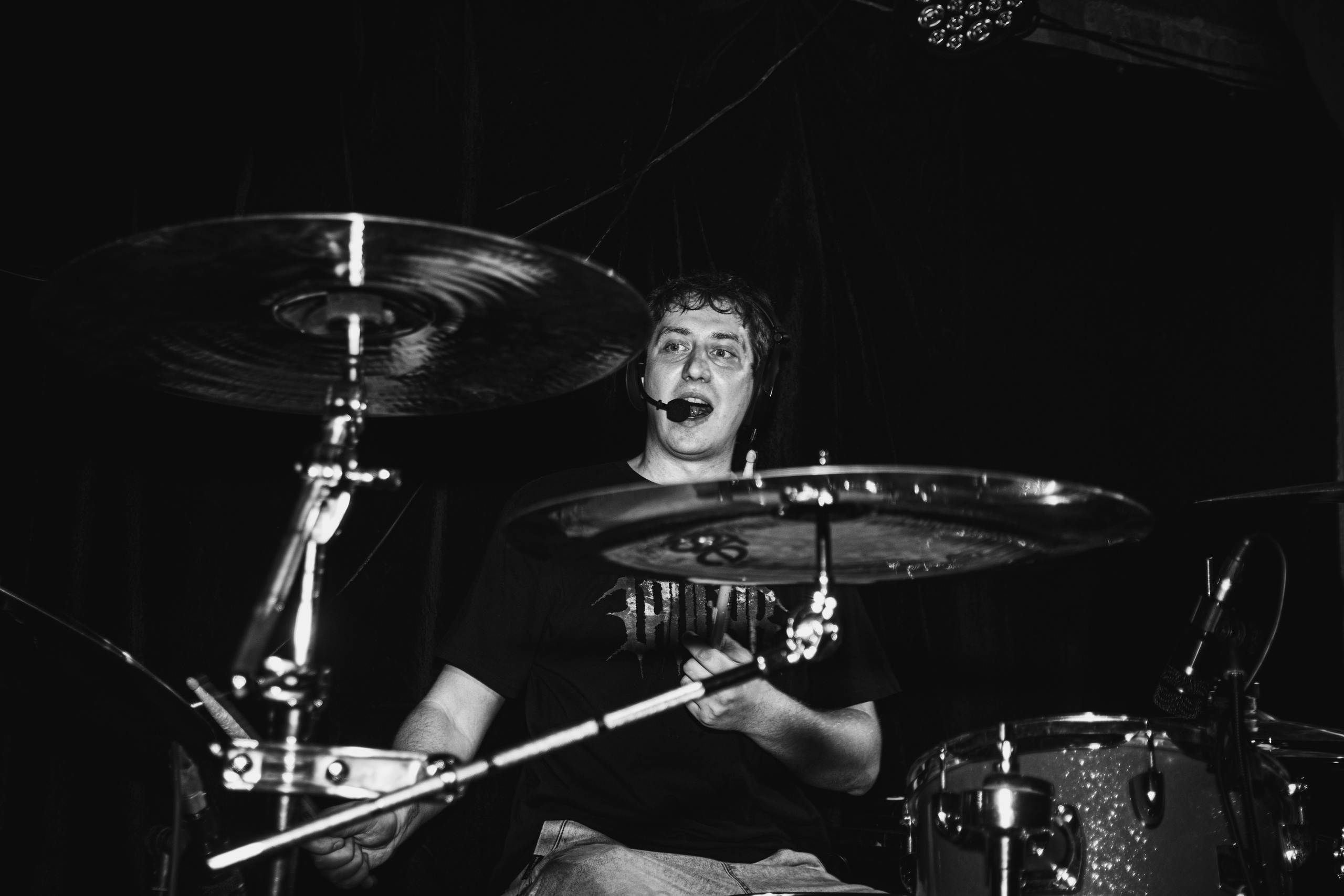 Laugar & Шумы Штормовых Широт & Пожары На Дальнем Севере 11.10.2025. Репортажный фотограф в Москве Legiodot