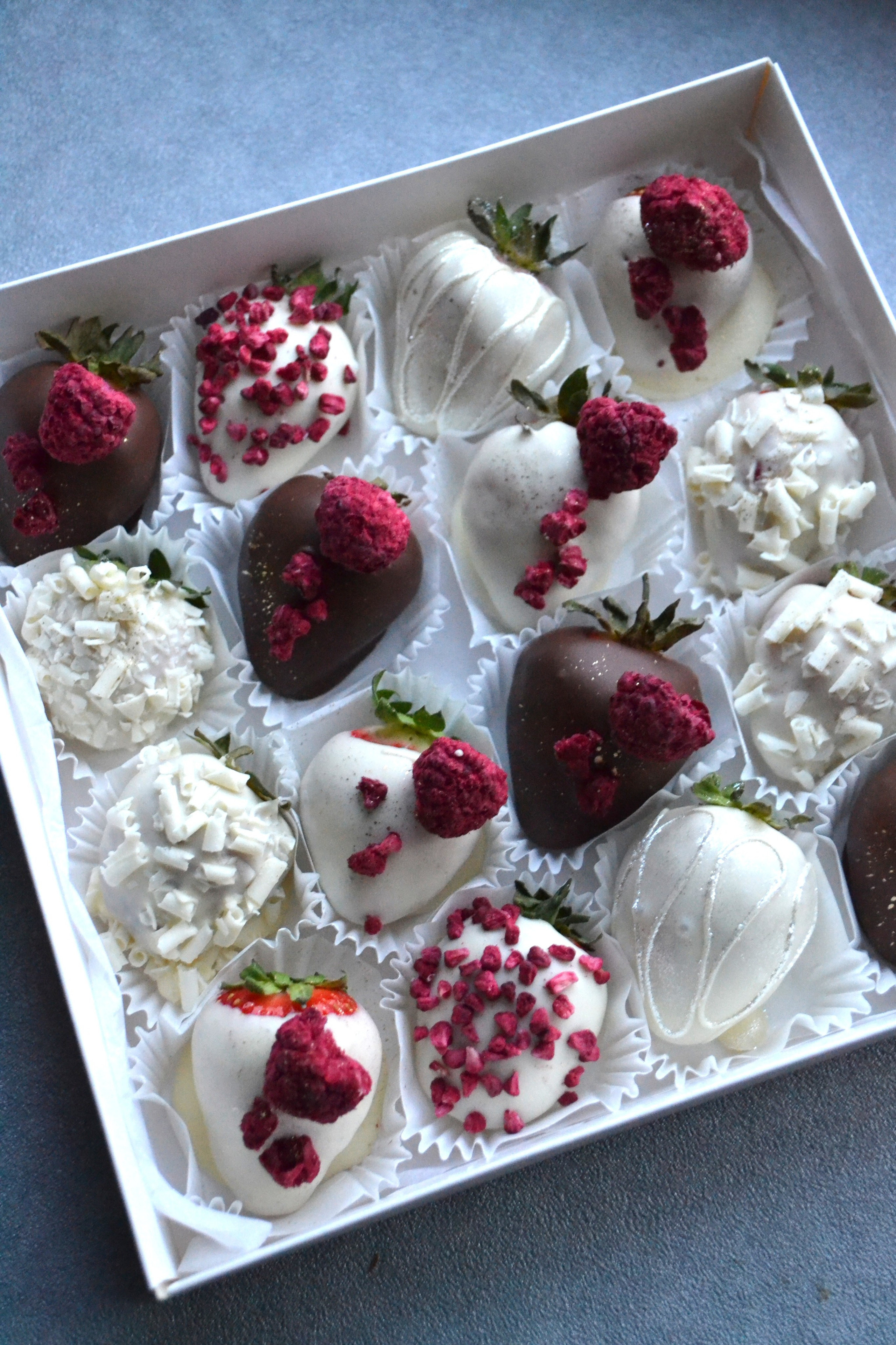 Клубника в шоколаде. Семейная кондитерская. Торты и десерты на заказ в Москве и области