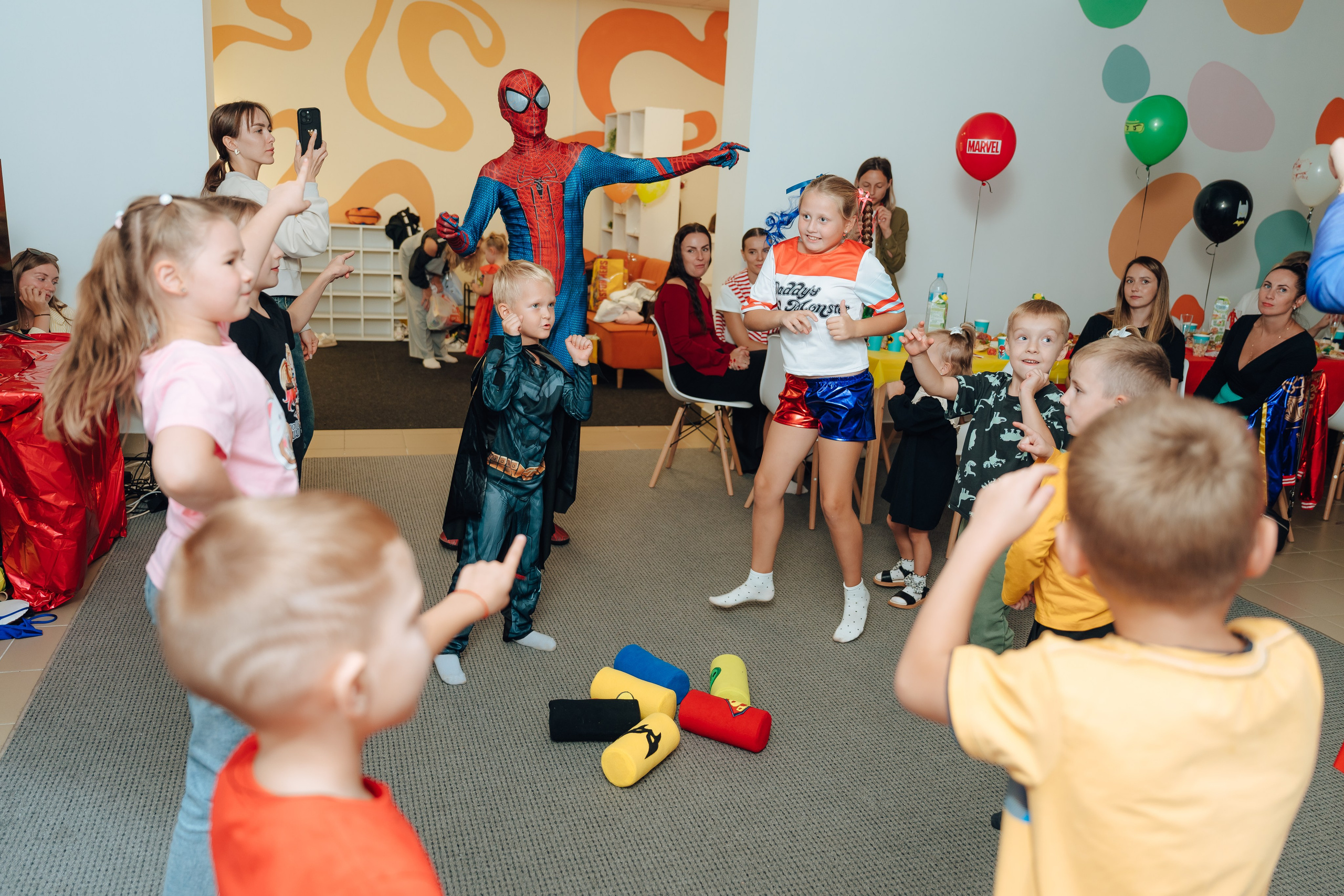 Праздник Льва в Мультифокс. Детский и семейный фотограф Катерина Мишина