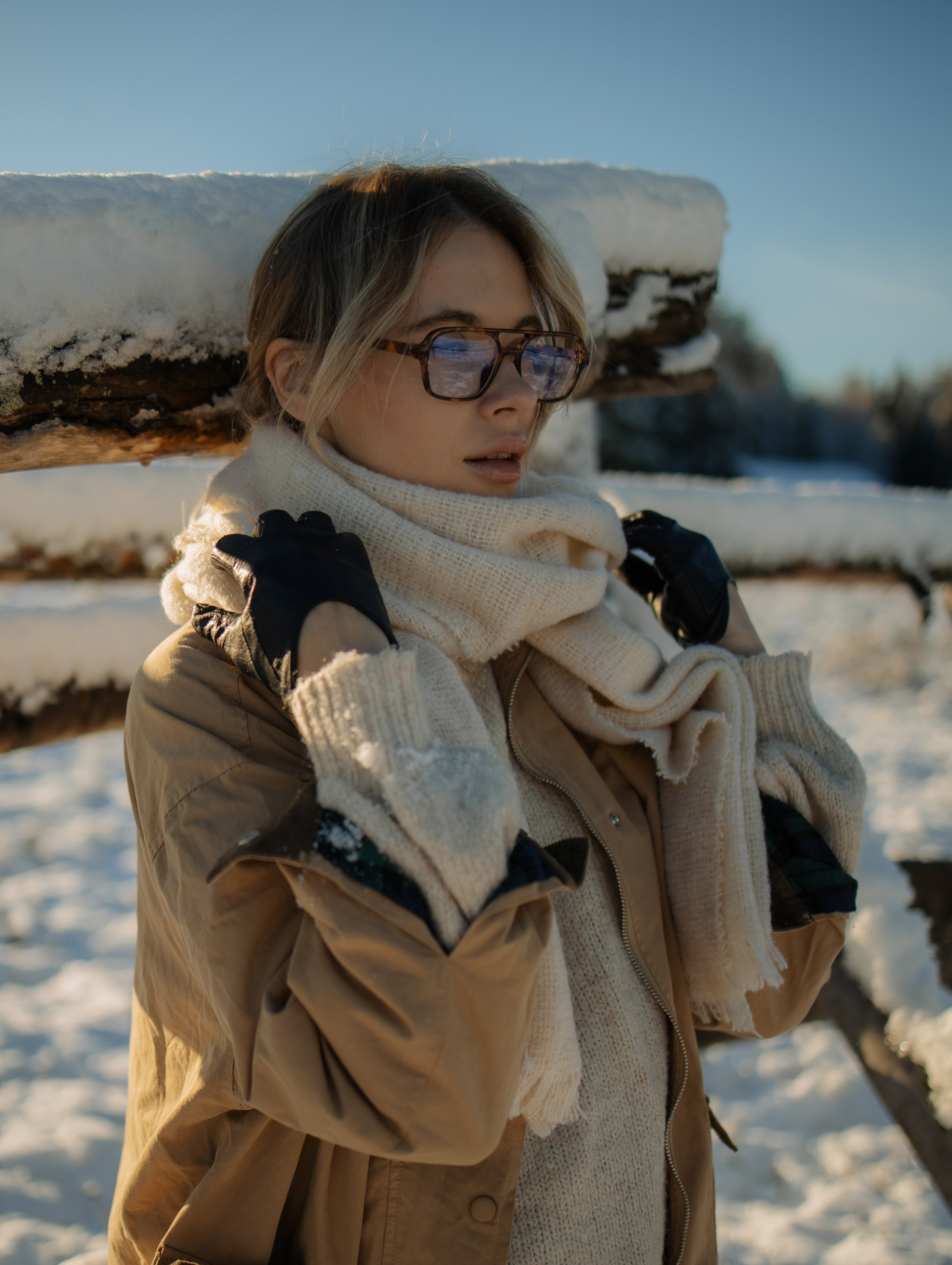 Фотосессия на ранчо зимой с красивой девушкой. Фотограф Углич и Ярославль Ольга Тятюшкина