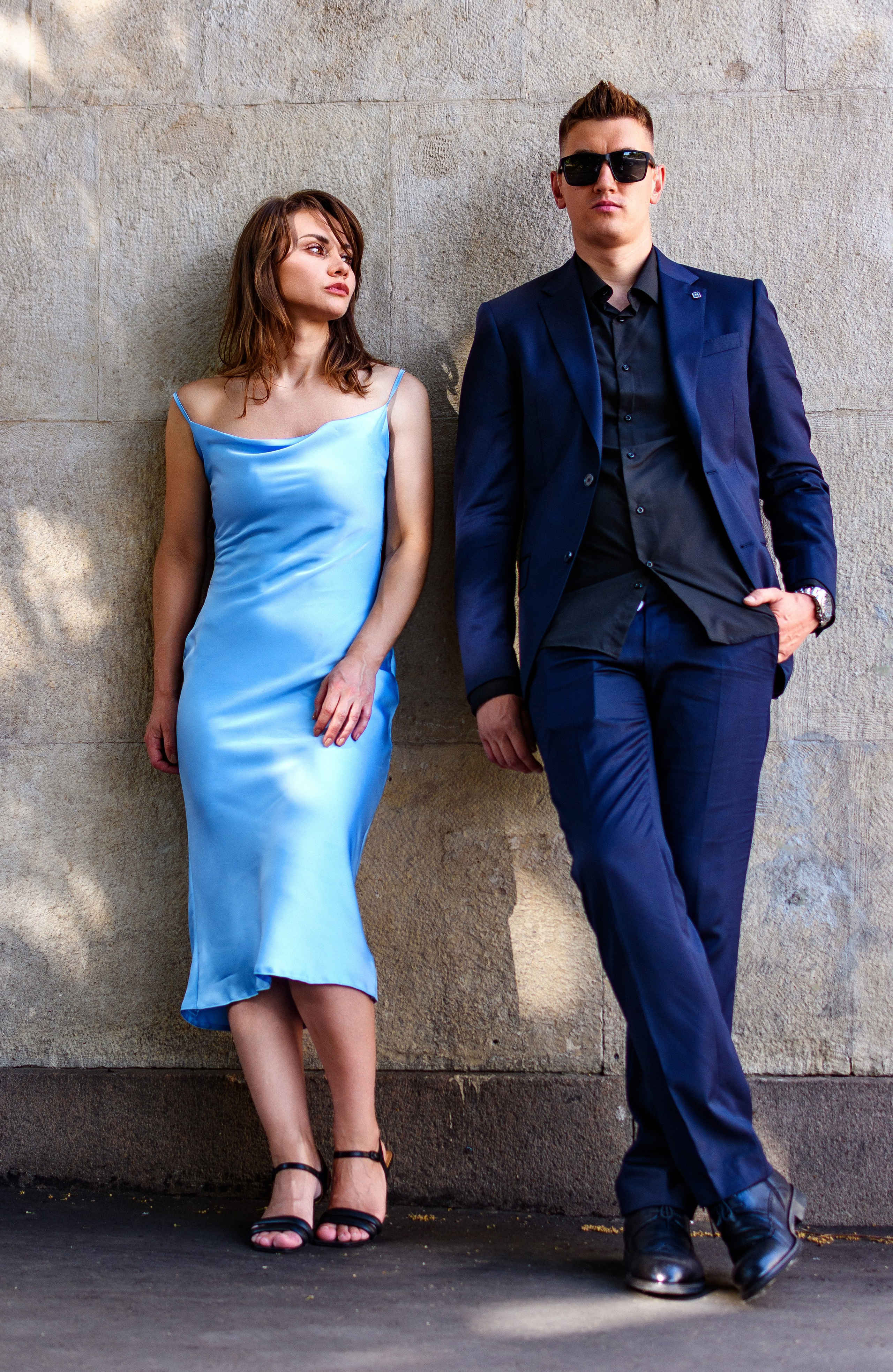 Фото идеи для фотосессии девушки и парня на улице в Москве