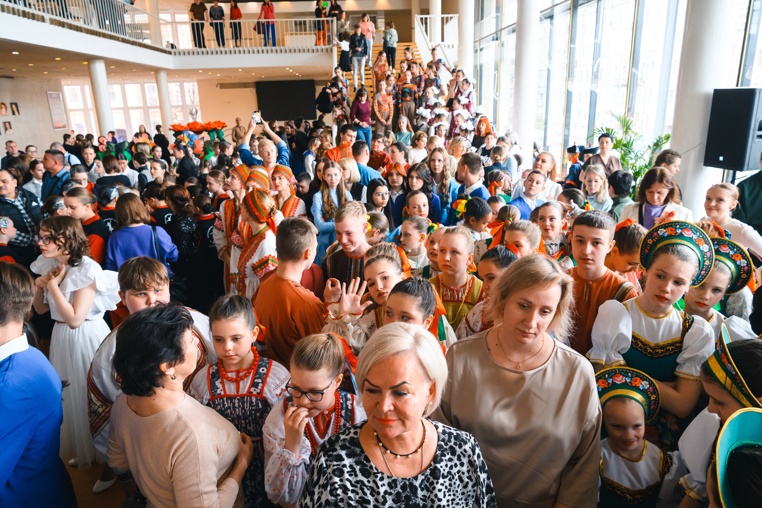 23 апреля, красная дорожка, БКЗ Октябрьский, г. Санкт-Петербург. Золотое яблочко