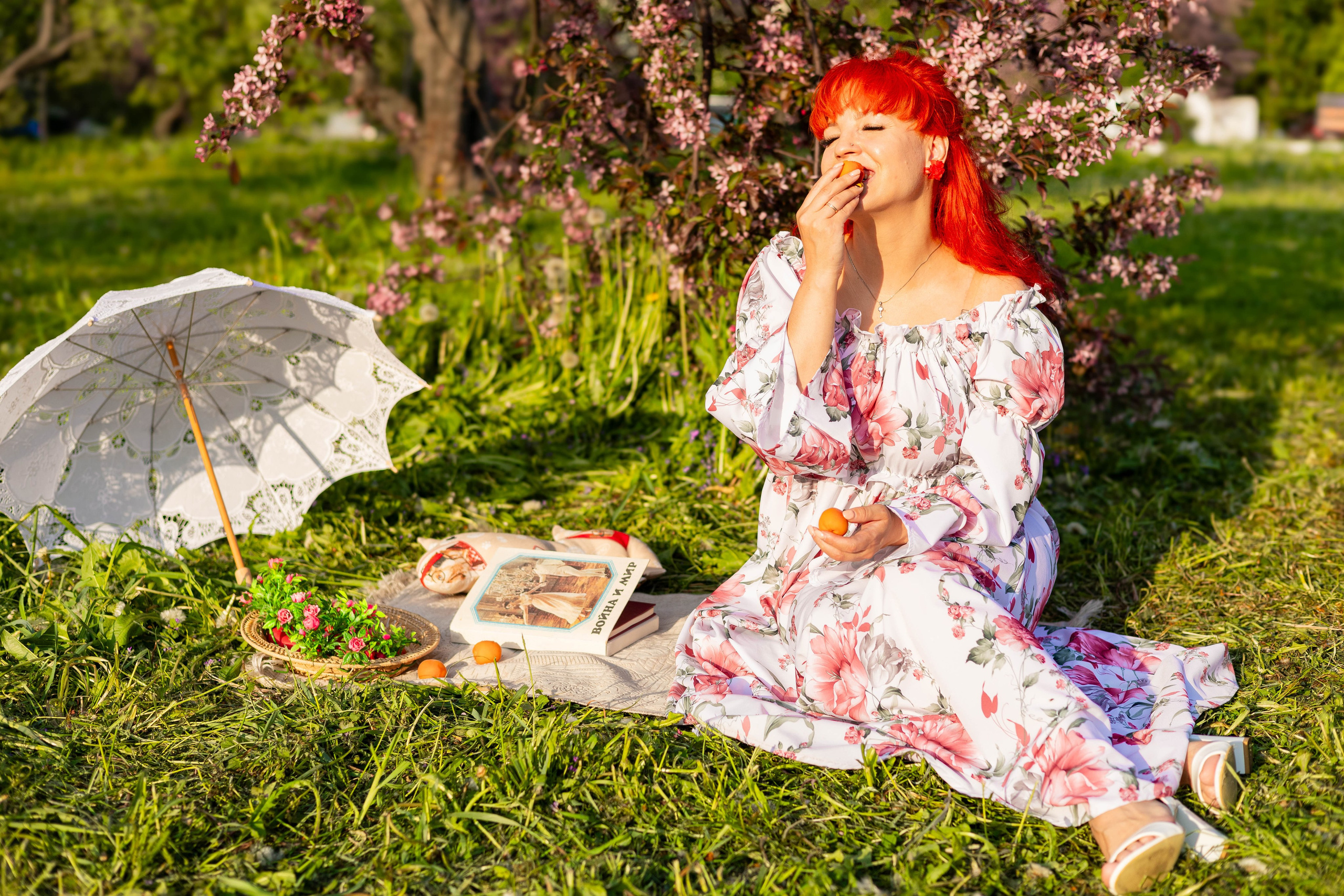 Алена. Цветение яблони. Портретный фотограф Панферова Регина г. Санкт-Петербург, г. Казань