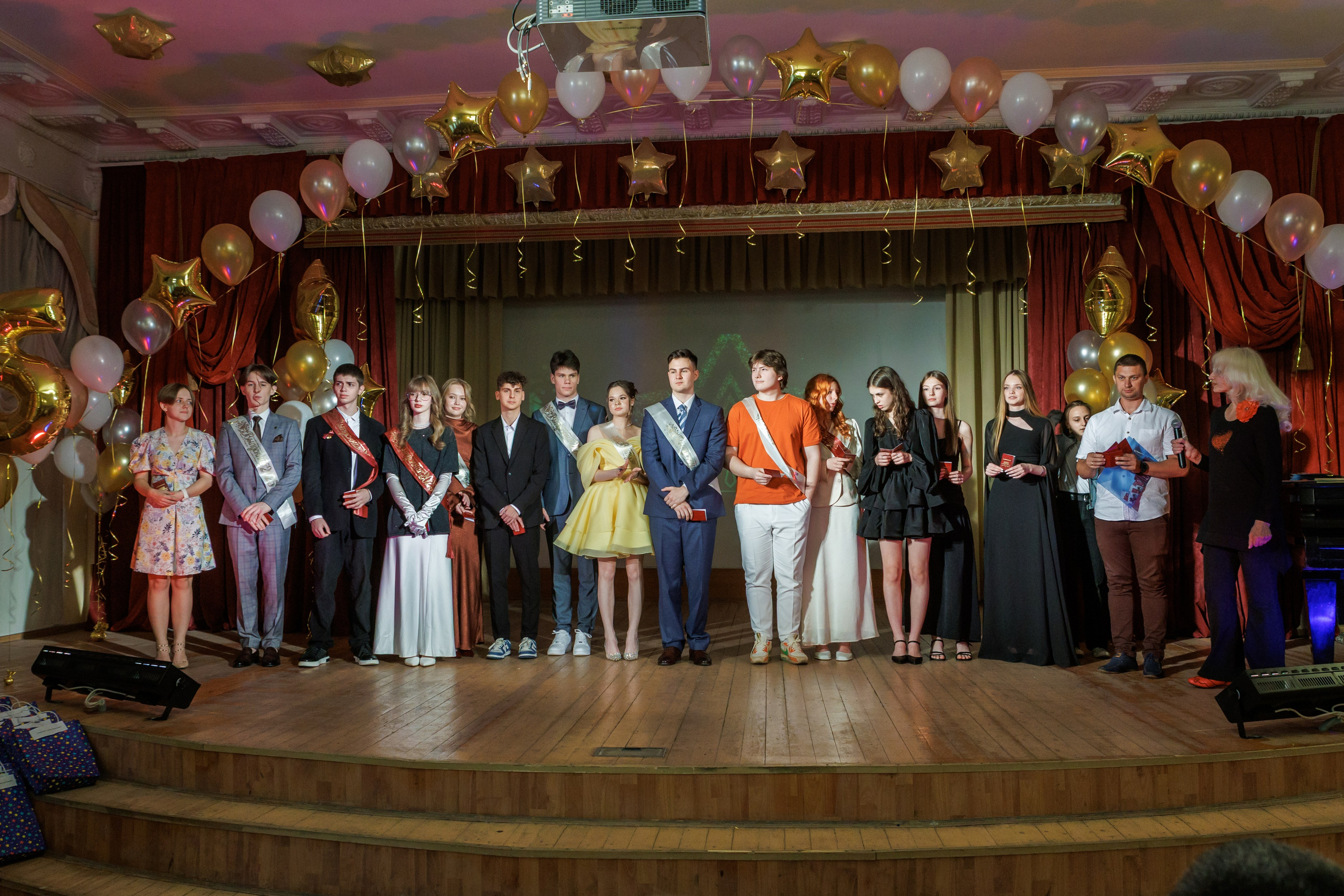 11 класс / Выпускной / ГБОУ № 1503 / г. Москва. Детский и семейный фотограф Мария Киселёва. Москва