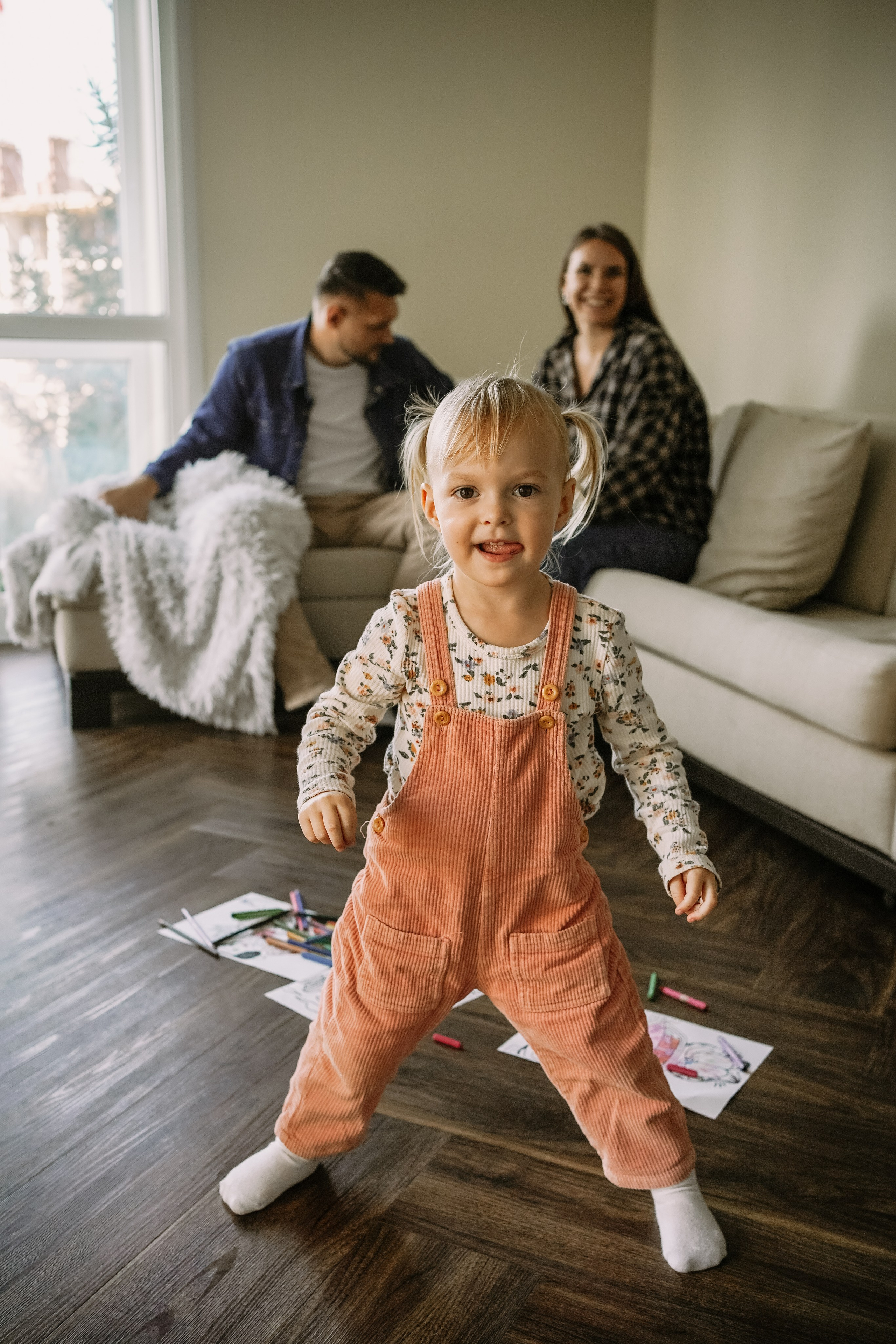 Карина, Андрей, Эмили. Главная