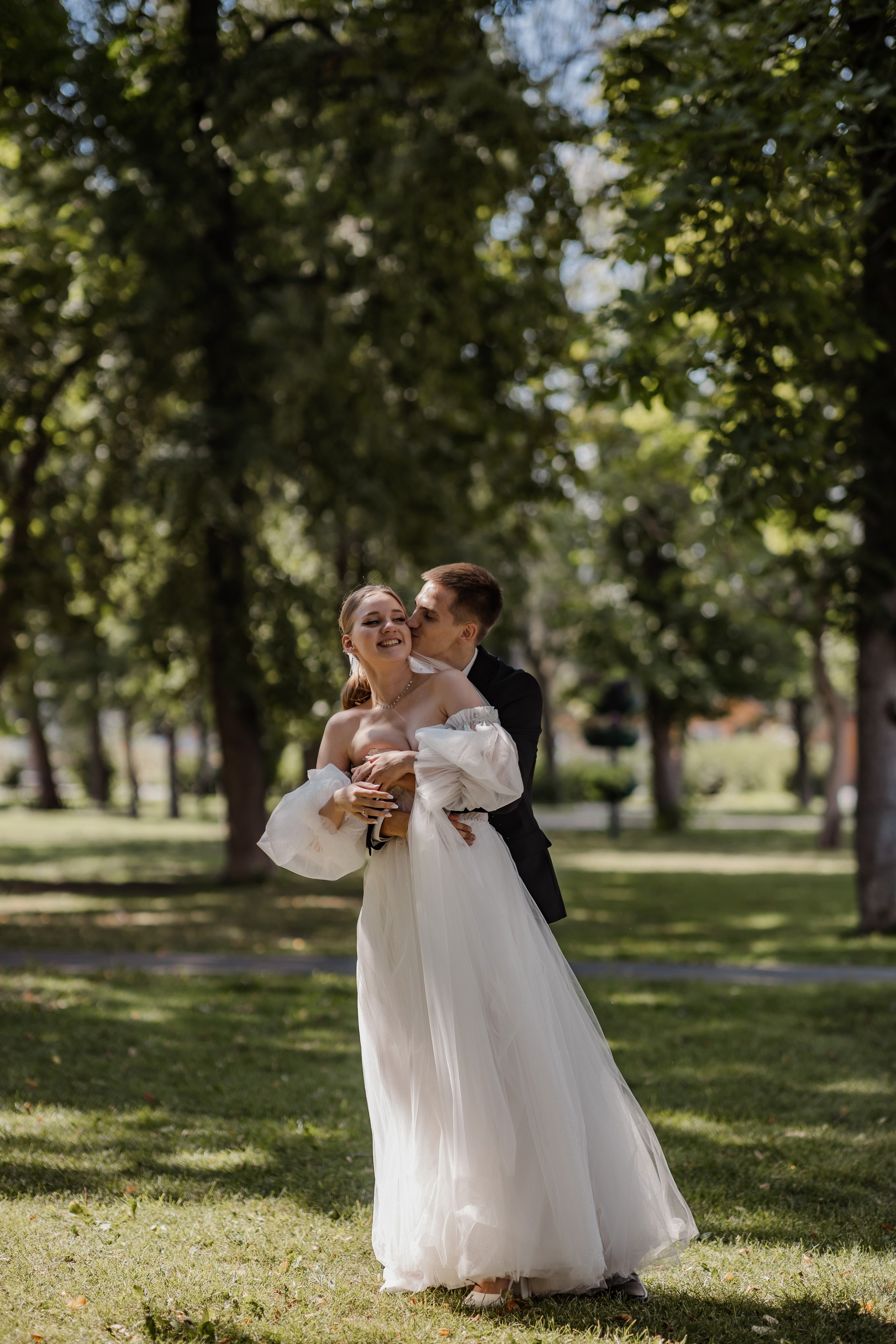 Артём Елена