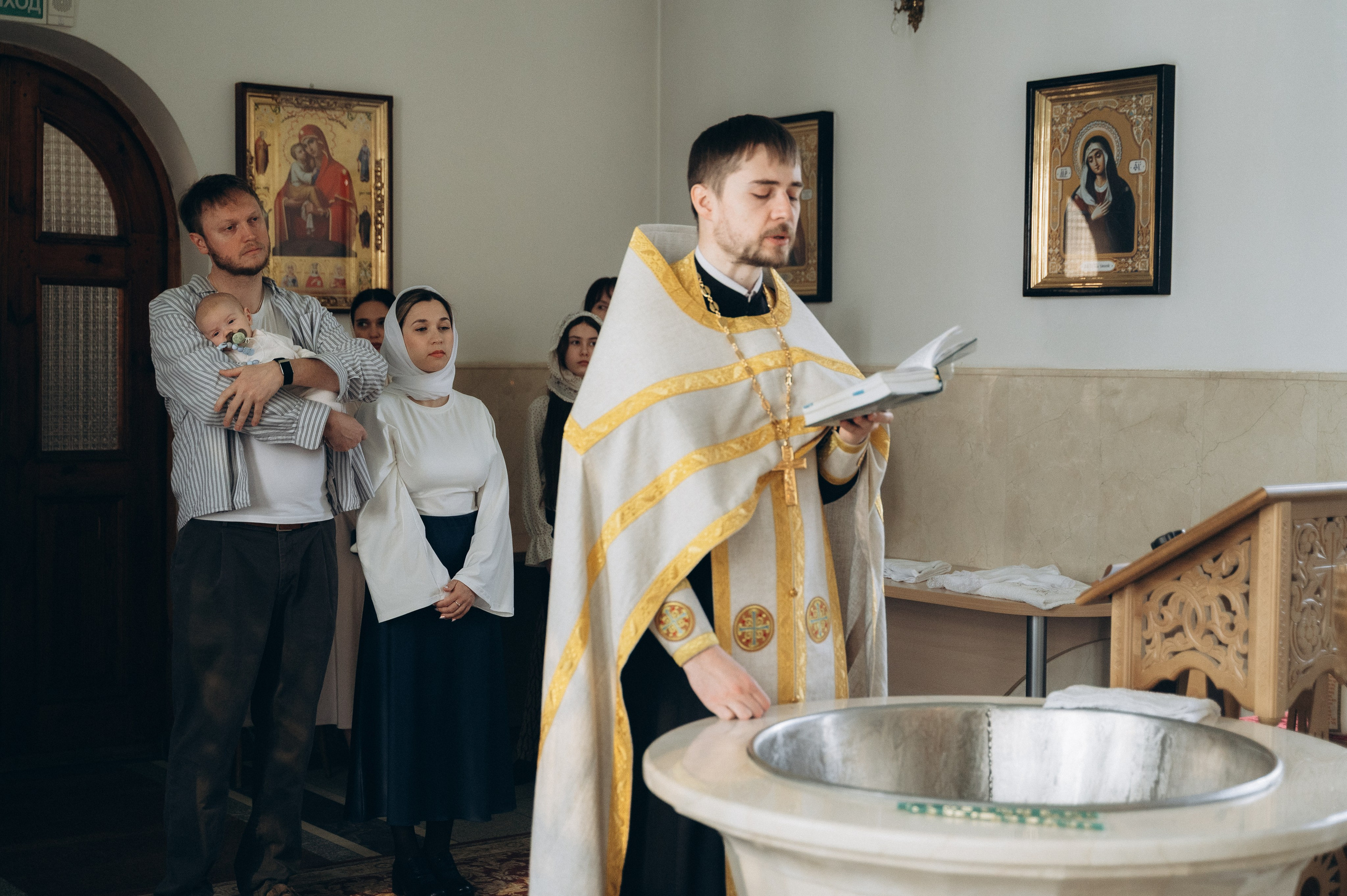 Крещение Артура (Храм Марии Магдалины). Семейный фотограф в Минске Дарья Дреко