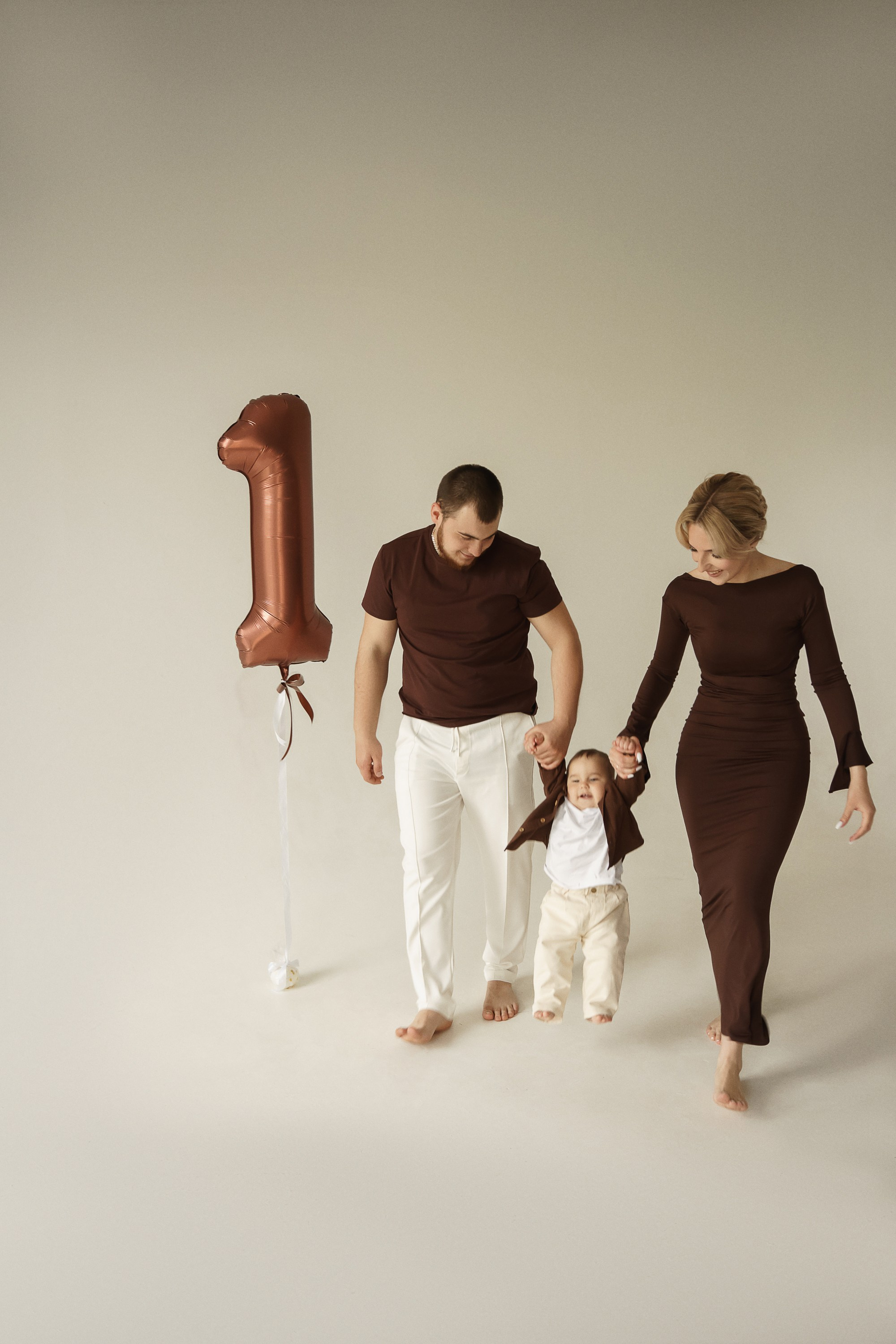 АРТЕМ 1 ГОДИК. Женский портрет