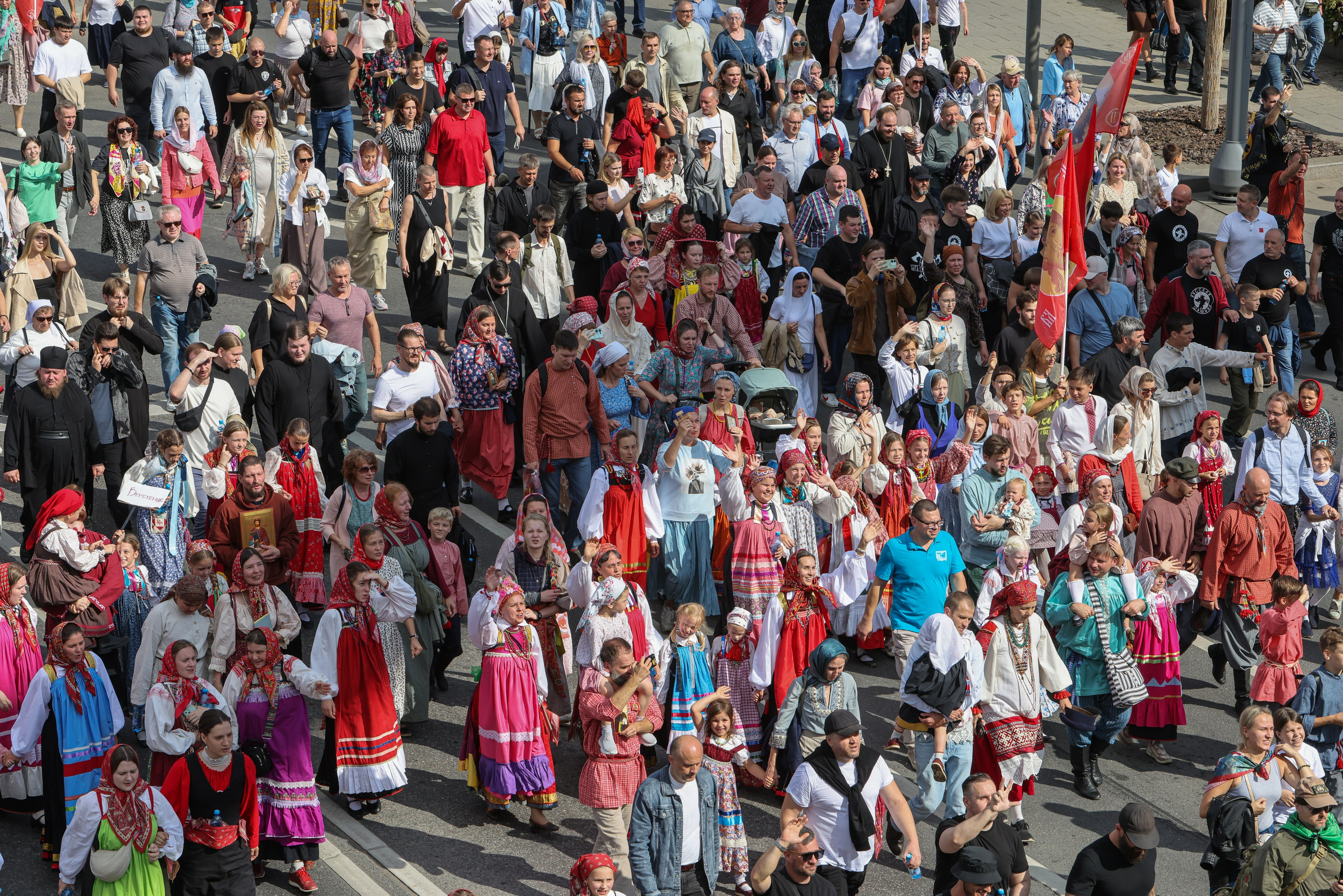 Общегородской Крестный ход. Фотограф Сергей Ловкий