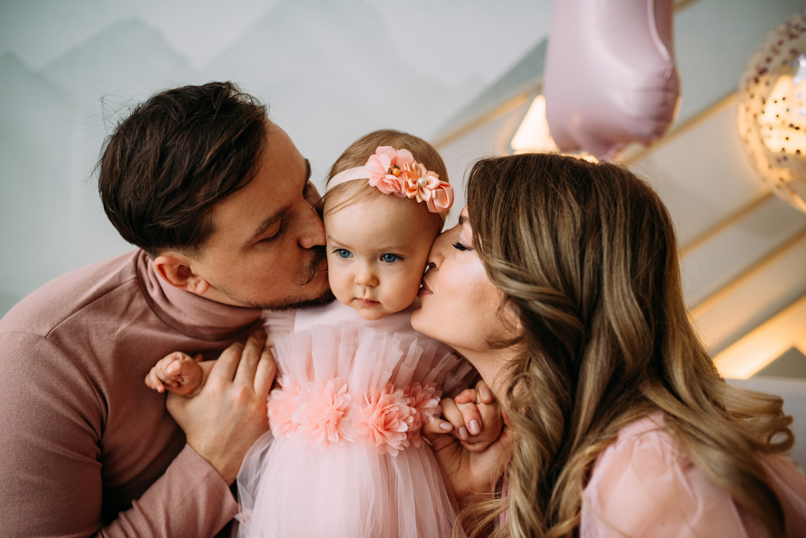 Анна, Мишель, Виктор — годовасие в студии