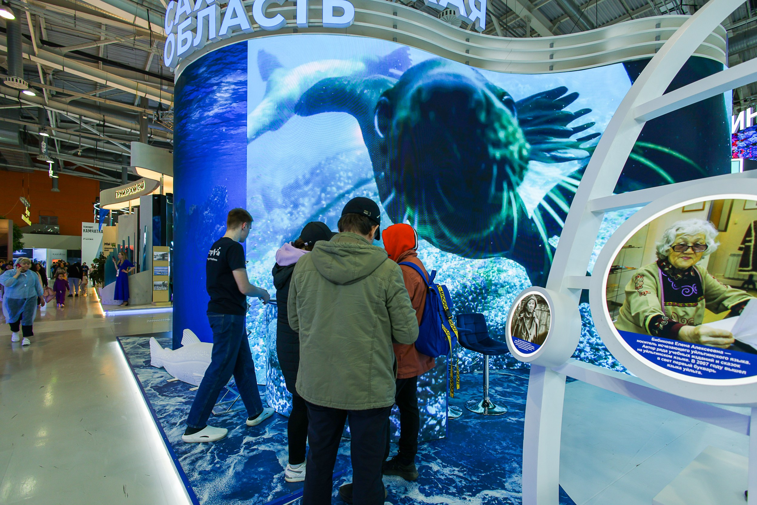 Выставка «Россия». Репортажный, архитектурный, театральный и файн-арт фотограф Лена Мельникова в Москве