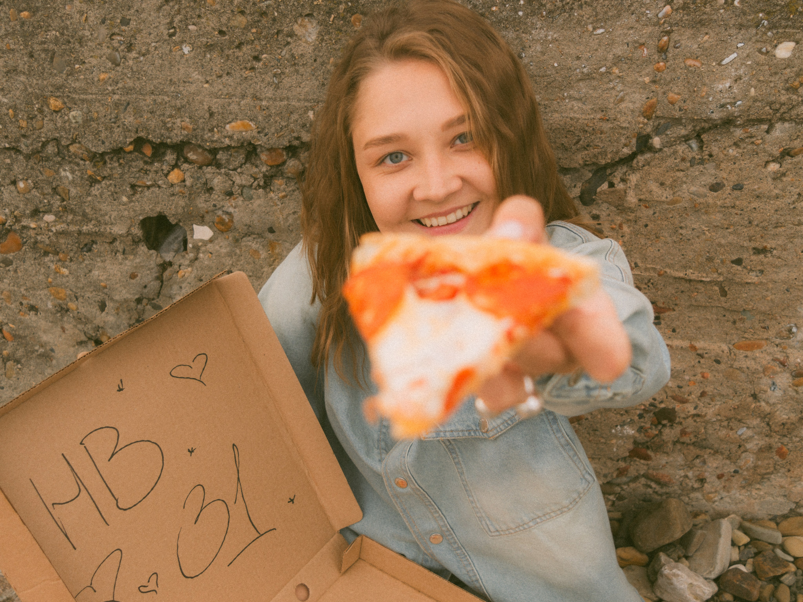 Фотосессия с собакой ко дню рождения. Таня и Ева. Портретный и лавстори фотограф в Стерлитамаке Альбина Шарт