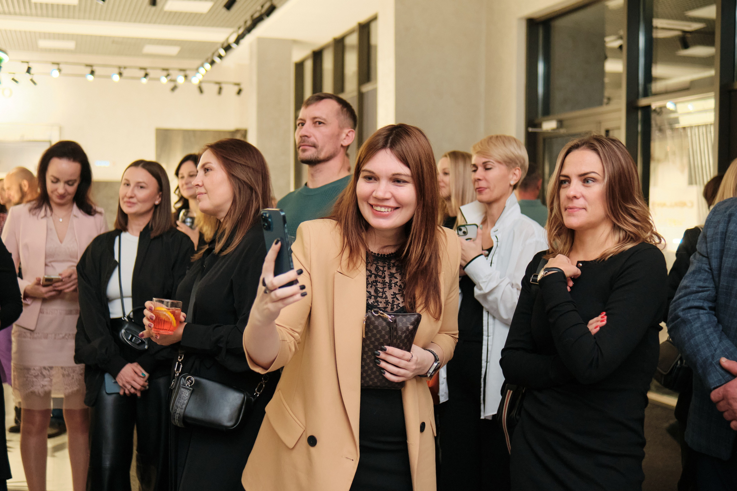 Открытие салона 100 градусов. Антон Ив