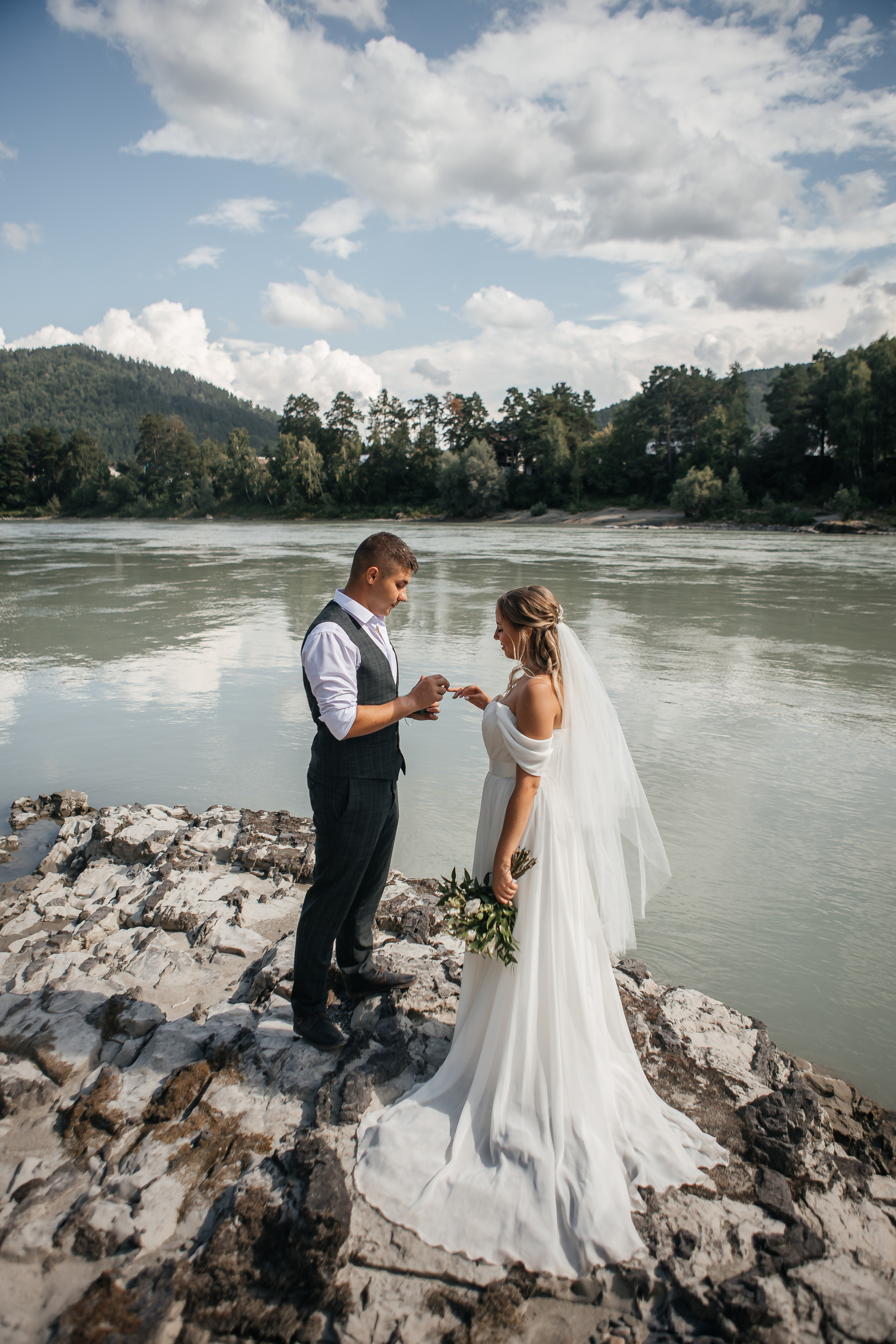 Свадебная фотосессия в горах. Дарья Белякова. Свадебный, детский и семейный фотограф в городе Бийск