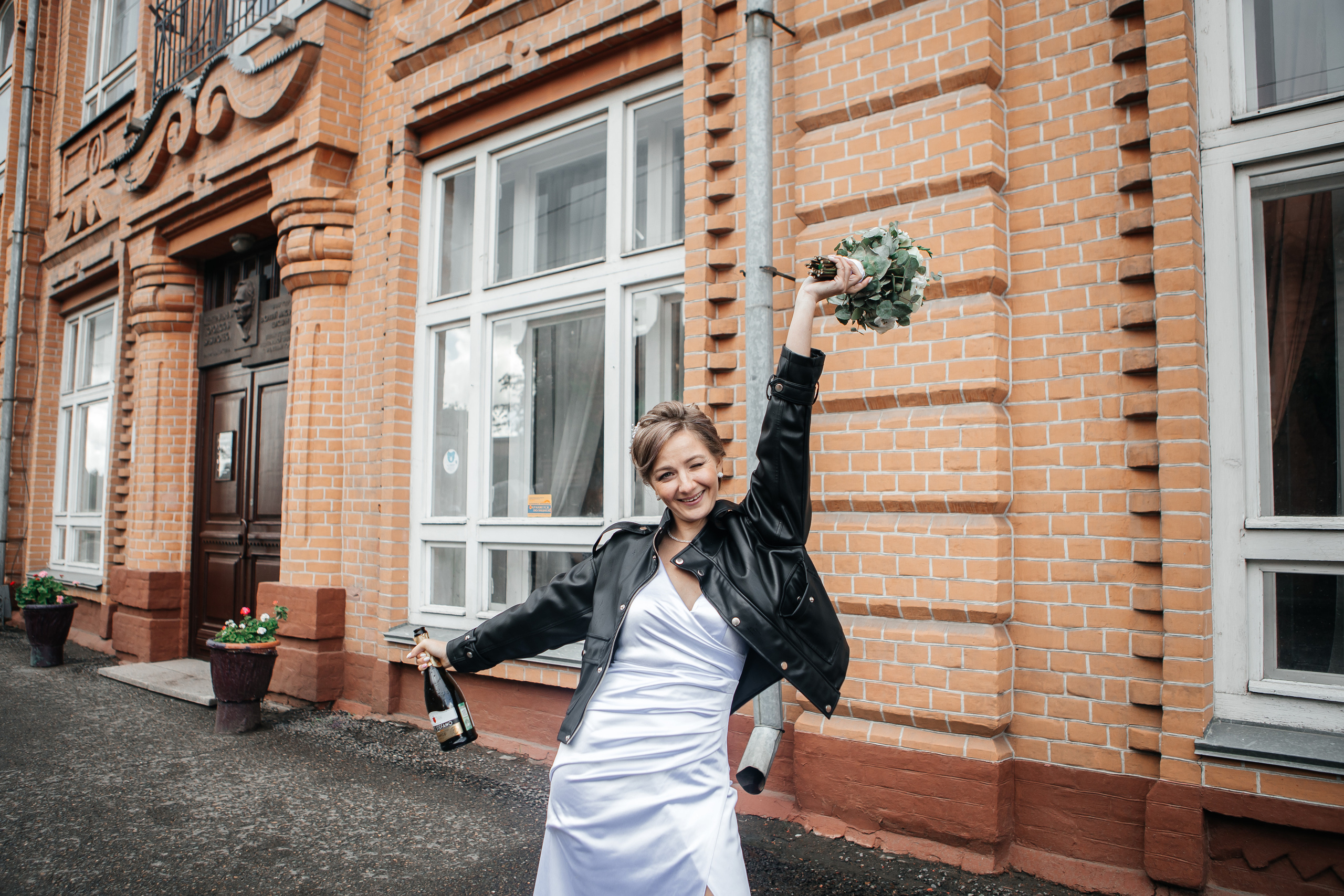 Свадебная фотосессия под дождем. Дарья Белякова. Свадебный, детский и семейный фотограф в городе Бийск