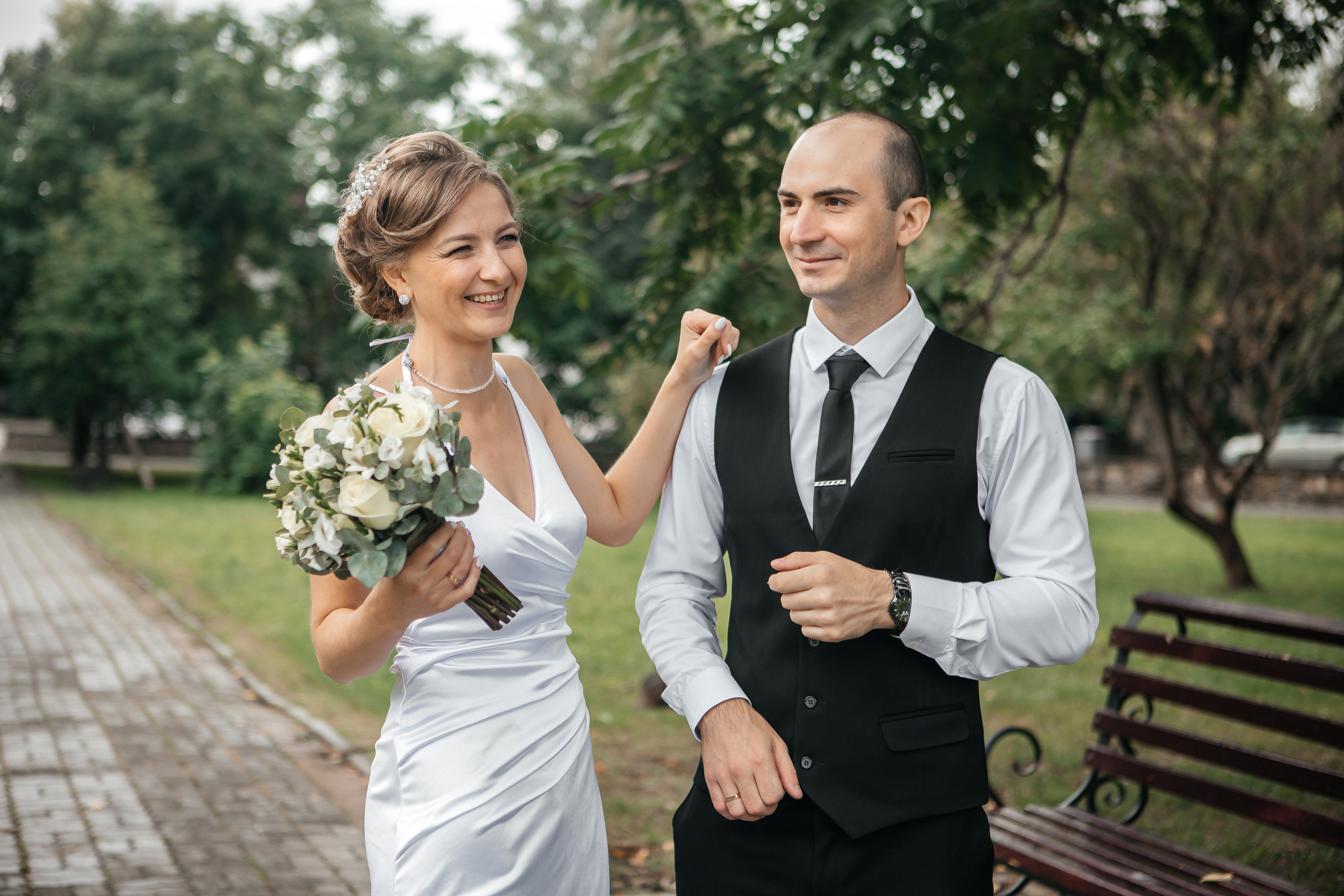 Свадебная фотосессия под дождем. Дарья Белякова. Свадебный, детский и семейный фотограф в городе Бийск