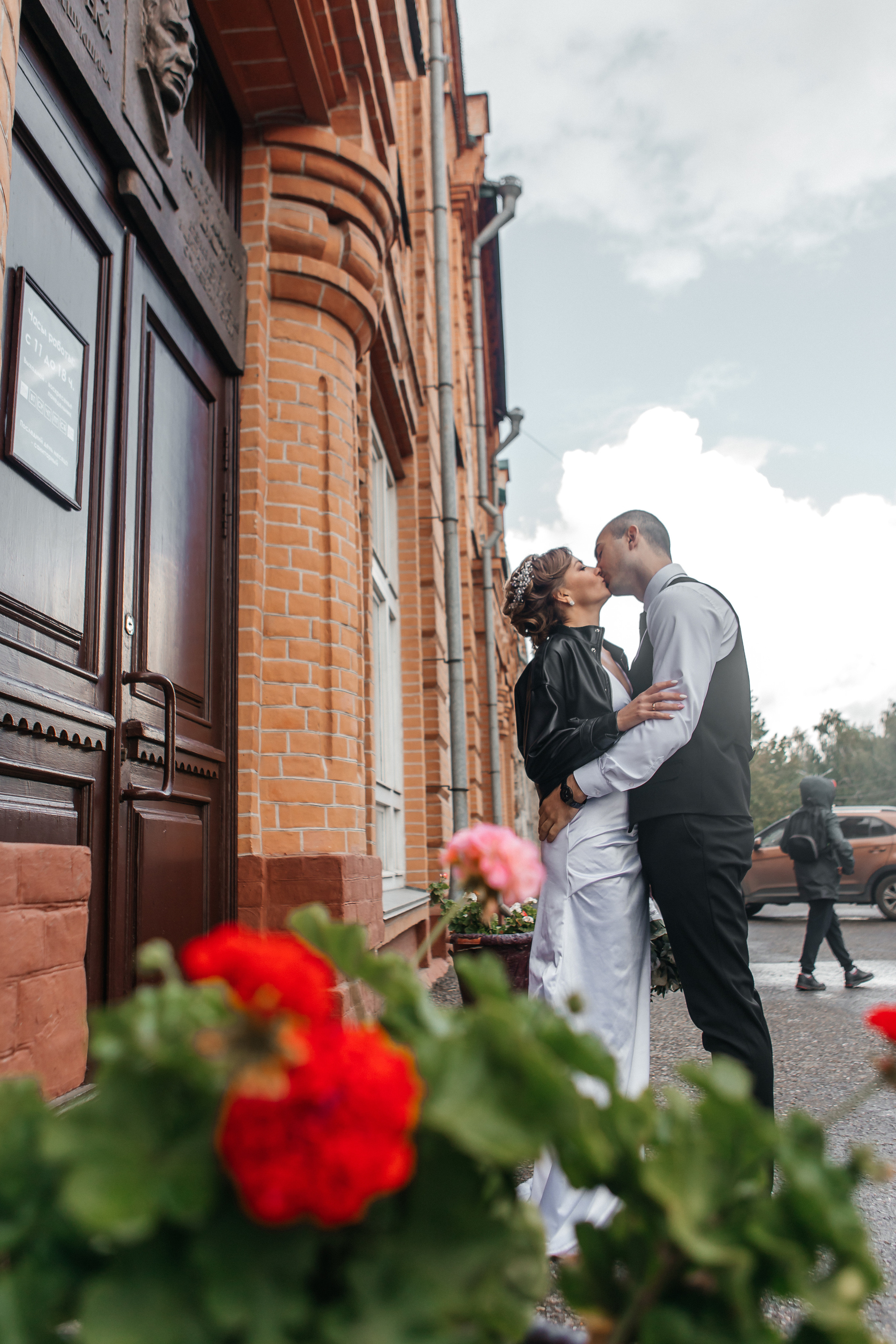Свадебная фотосессия под дождем. Дарья Белякова. Свадебный, детский и семейный фотограф в городе Бийск