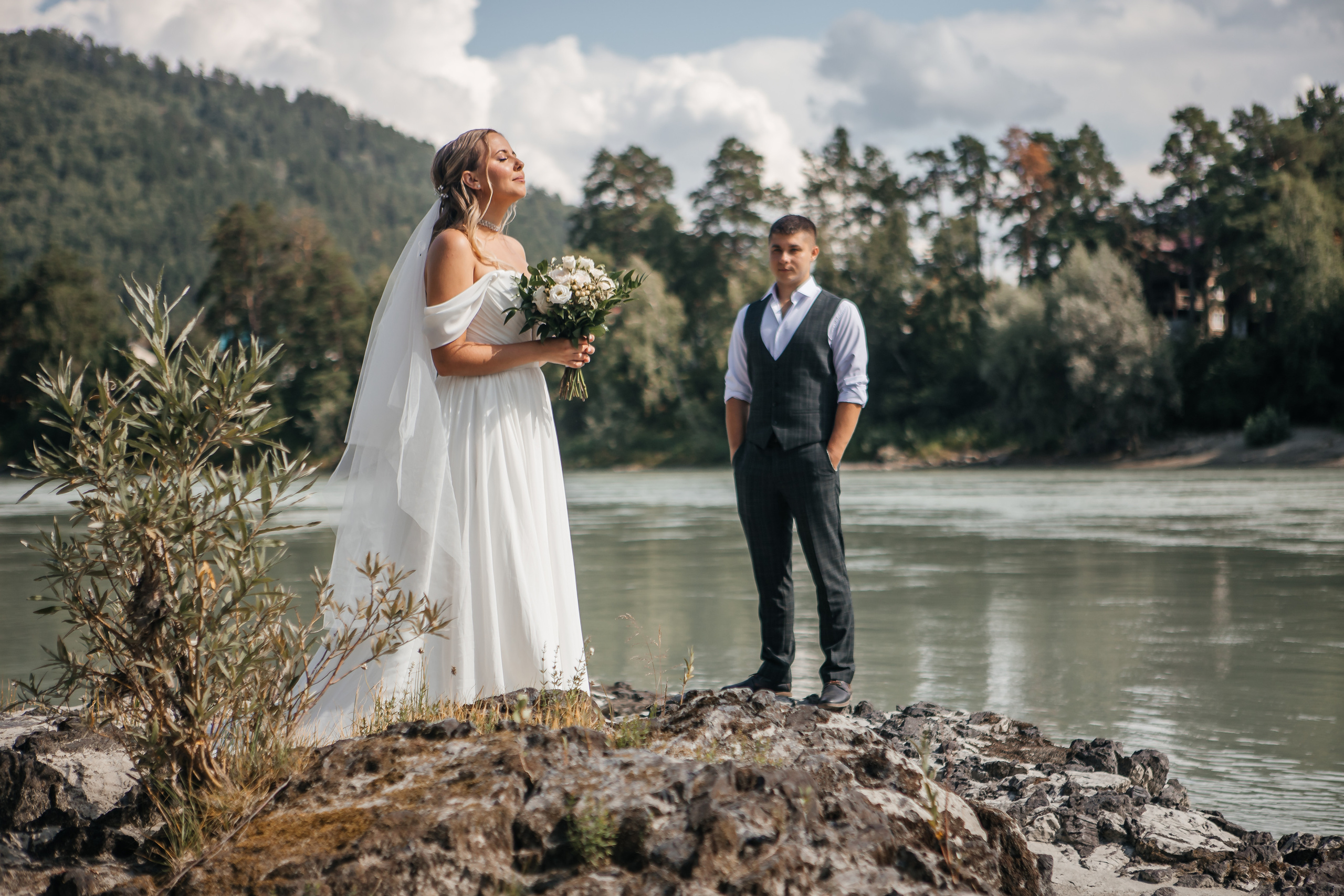Свадебная фотосессия в горах. Дарья Белякова. Свадебный, детский и семейный фотограф в городе Бийск