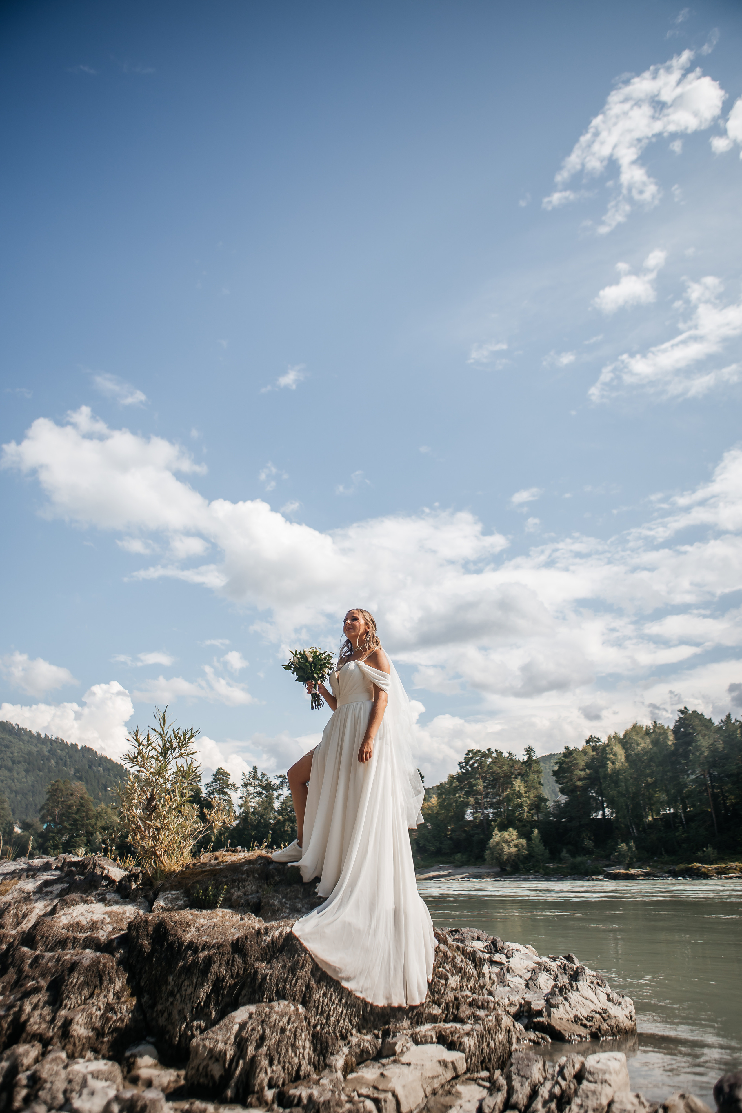 Свадебная фотосессия в горах. Дарья Белякова. Свадебный, детский и семейный фотограф в городе Бийск