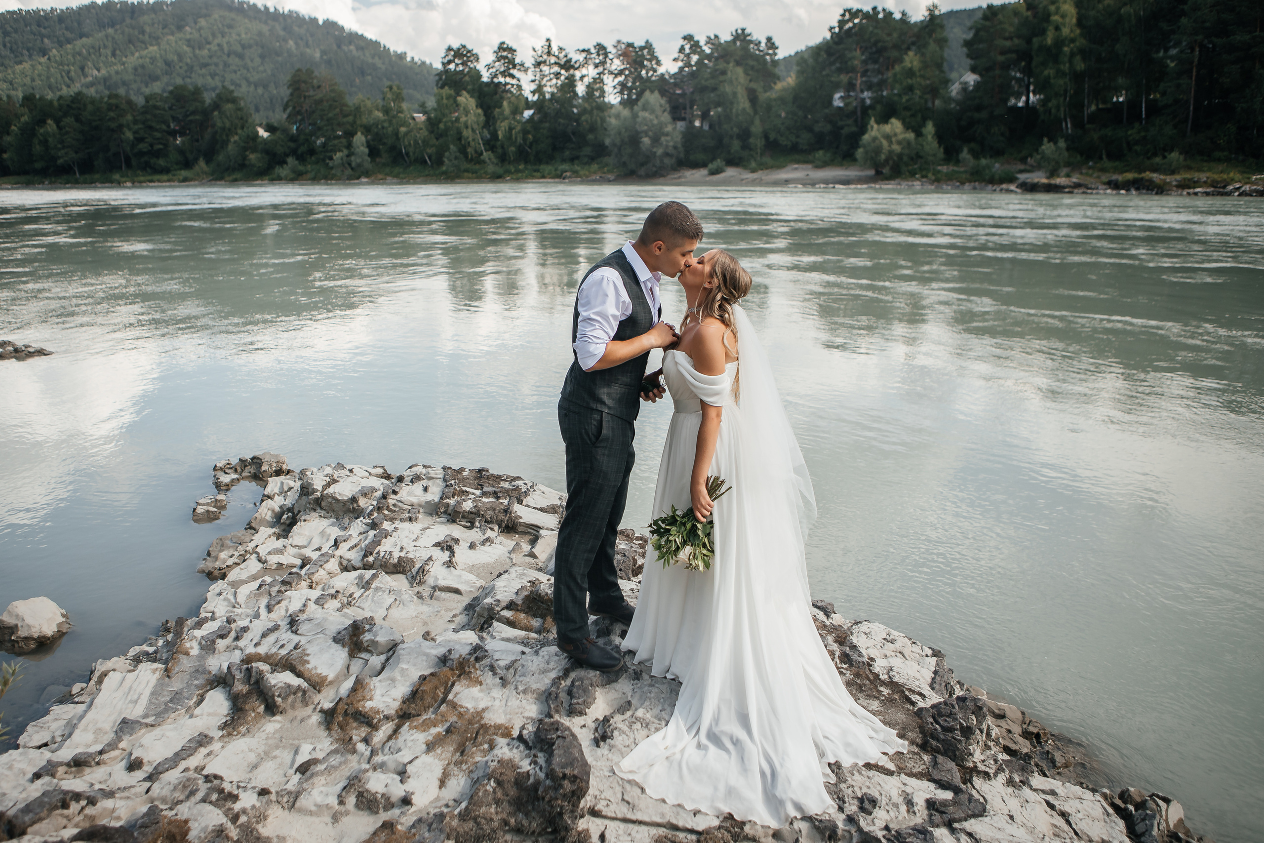 Свадебная фотосессия в горах. Дарья Белякова. Свадебный, детский и семейный фотограф в городе Бийск
