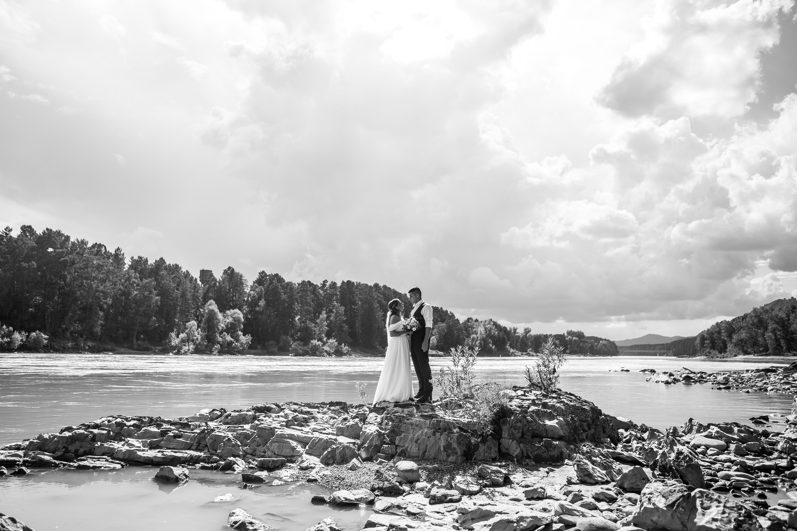 Свадебная фотосессия в горах. Дарья Белякова. Свадебный, детский и семейный фотограф в городе Бийск