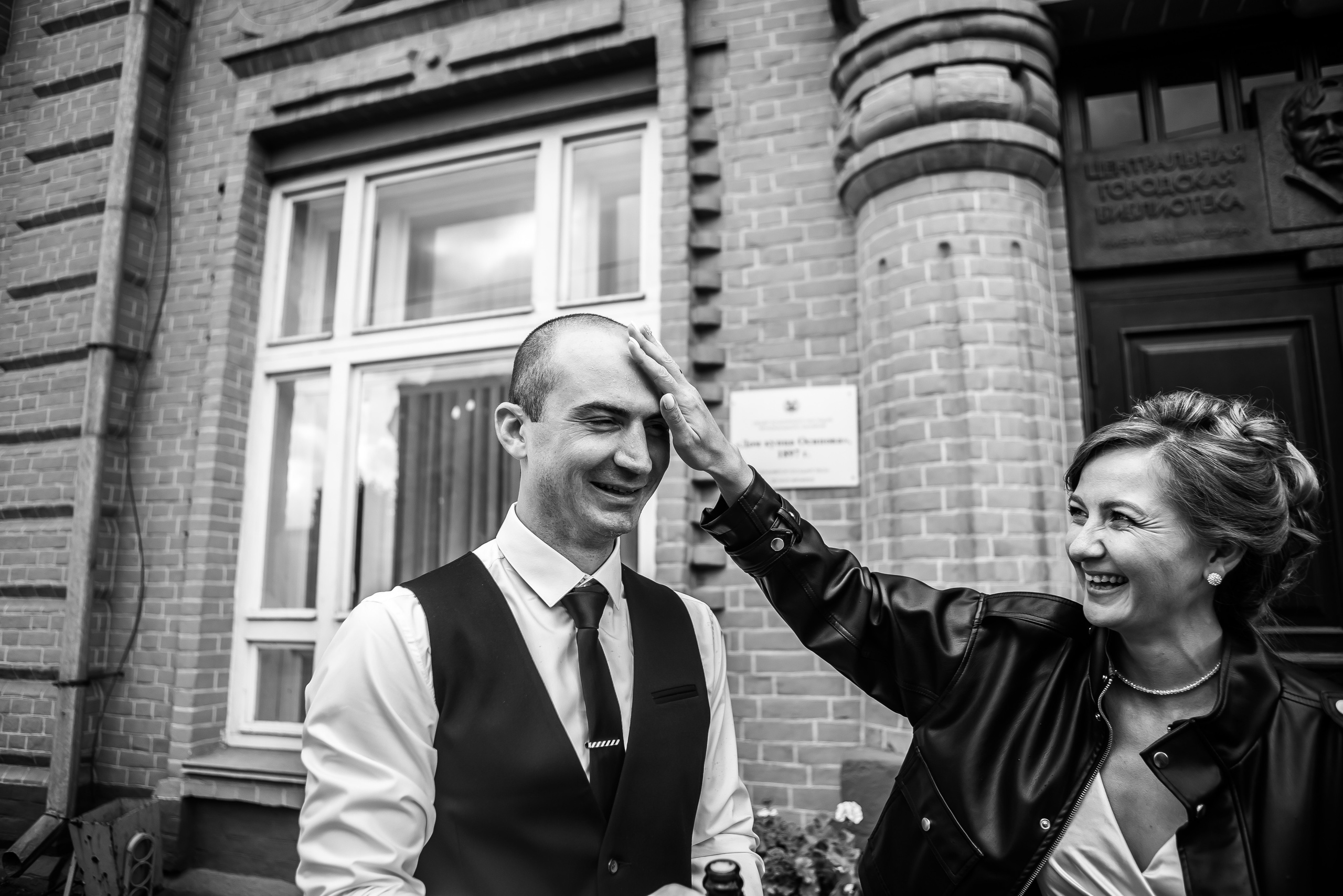 Свадебная фотосессия под дождем. Дарья Белякова. Свадебный, детский и семейный фотограф в городе Бийск