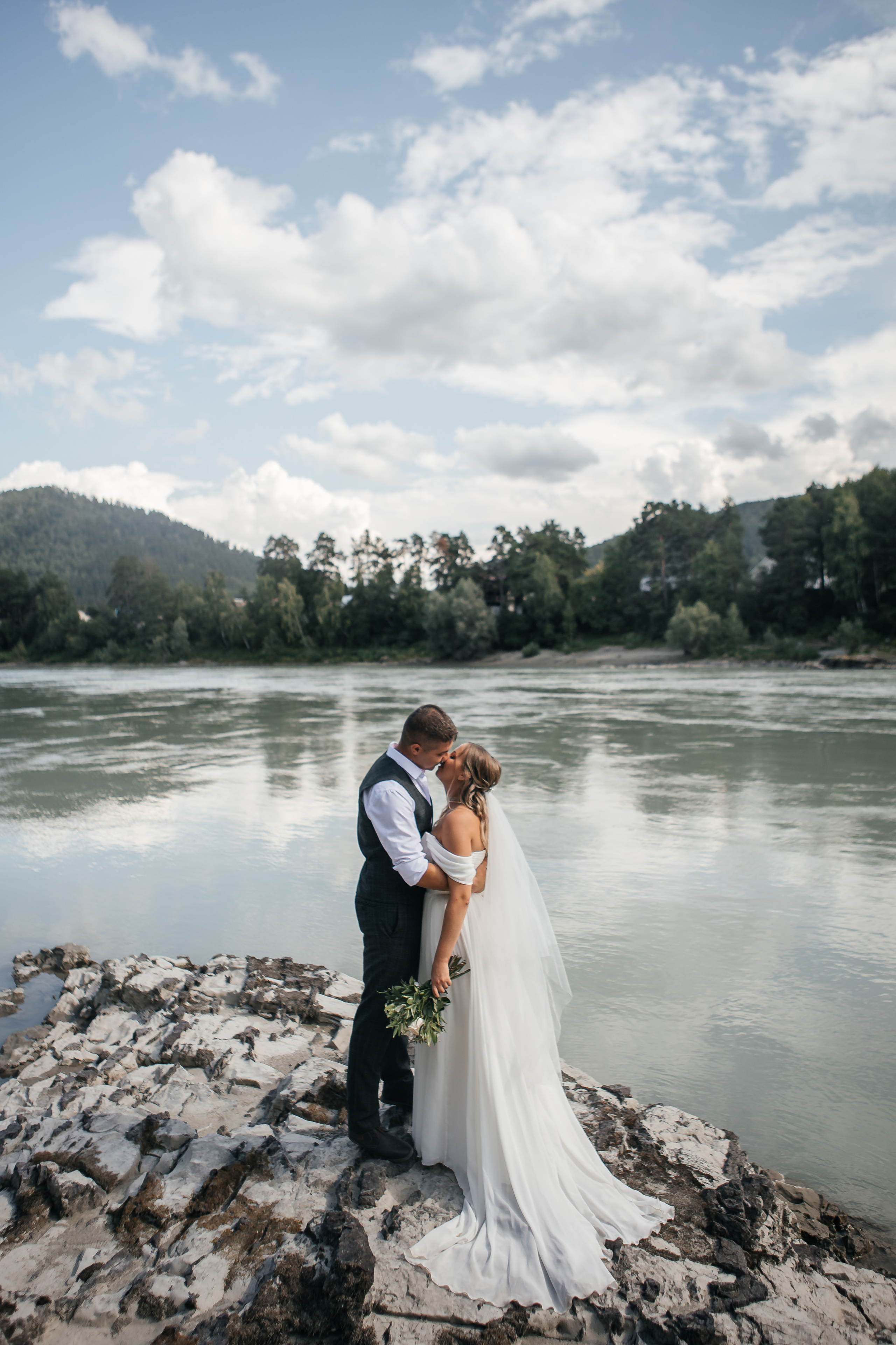 Свадебная фотосессия в горах. Дарья Белякова. Свадебный, детский и семейный фотограф в городе Бийск
