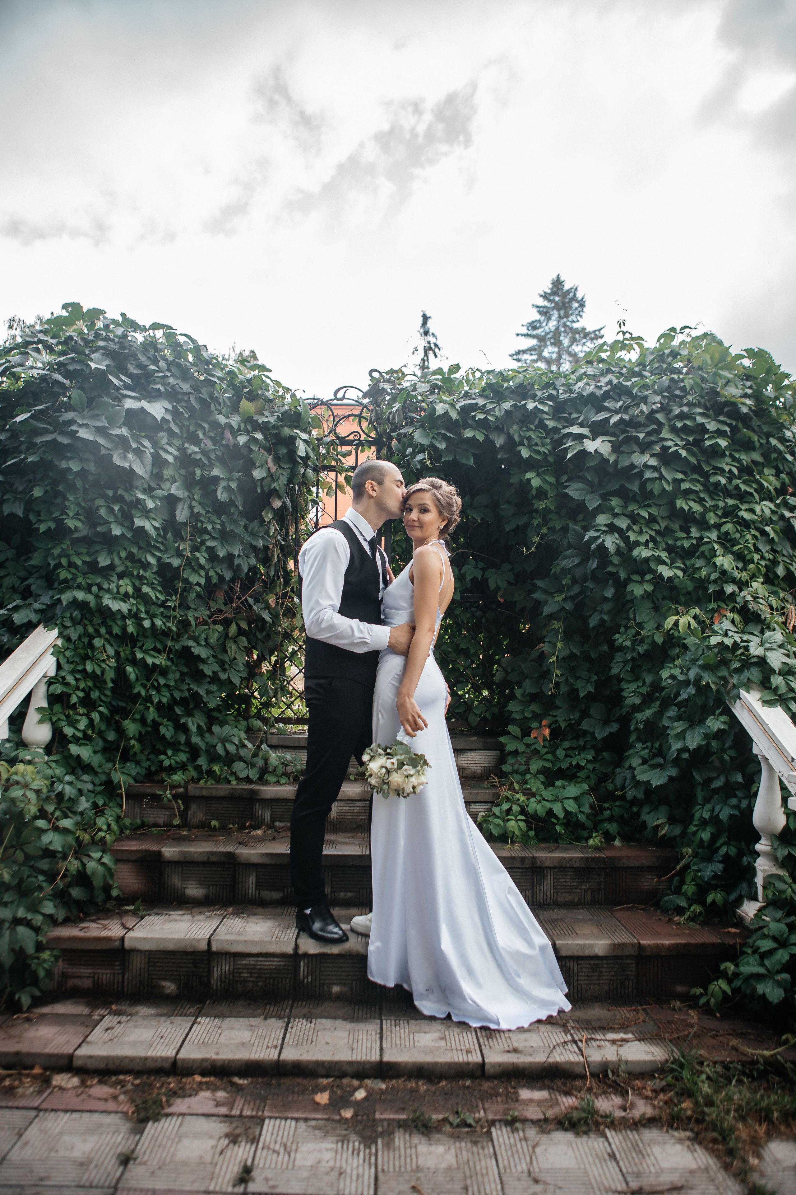 Свадебная фотосессия под дождем. Дарья Белякова. Свадебный, детский и семейный фотограф в городе Бийск