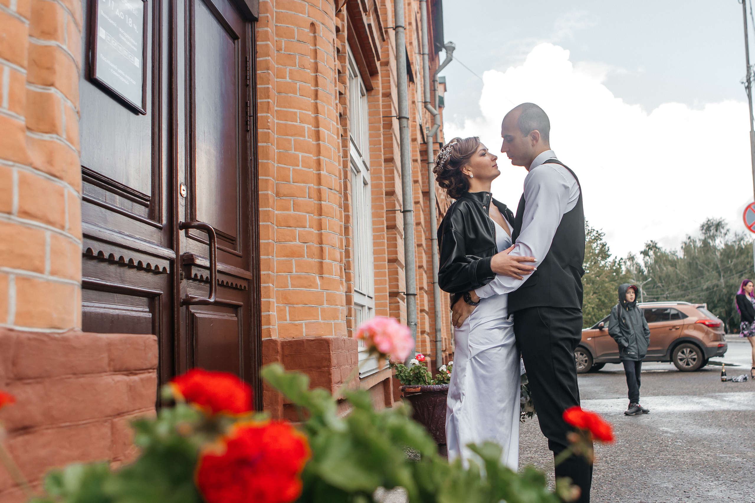 Свадебная фотосессия под дождем. Дарья Белякова. Свадебный, детский и семейный фотограф в городе Бийск