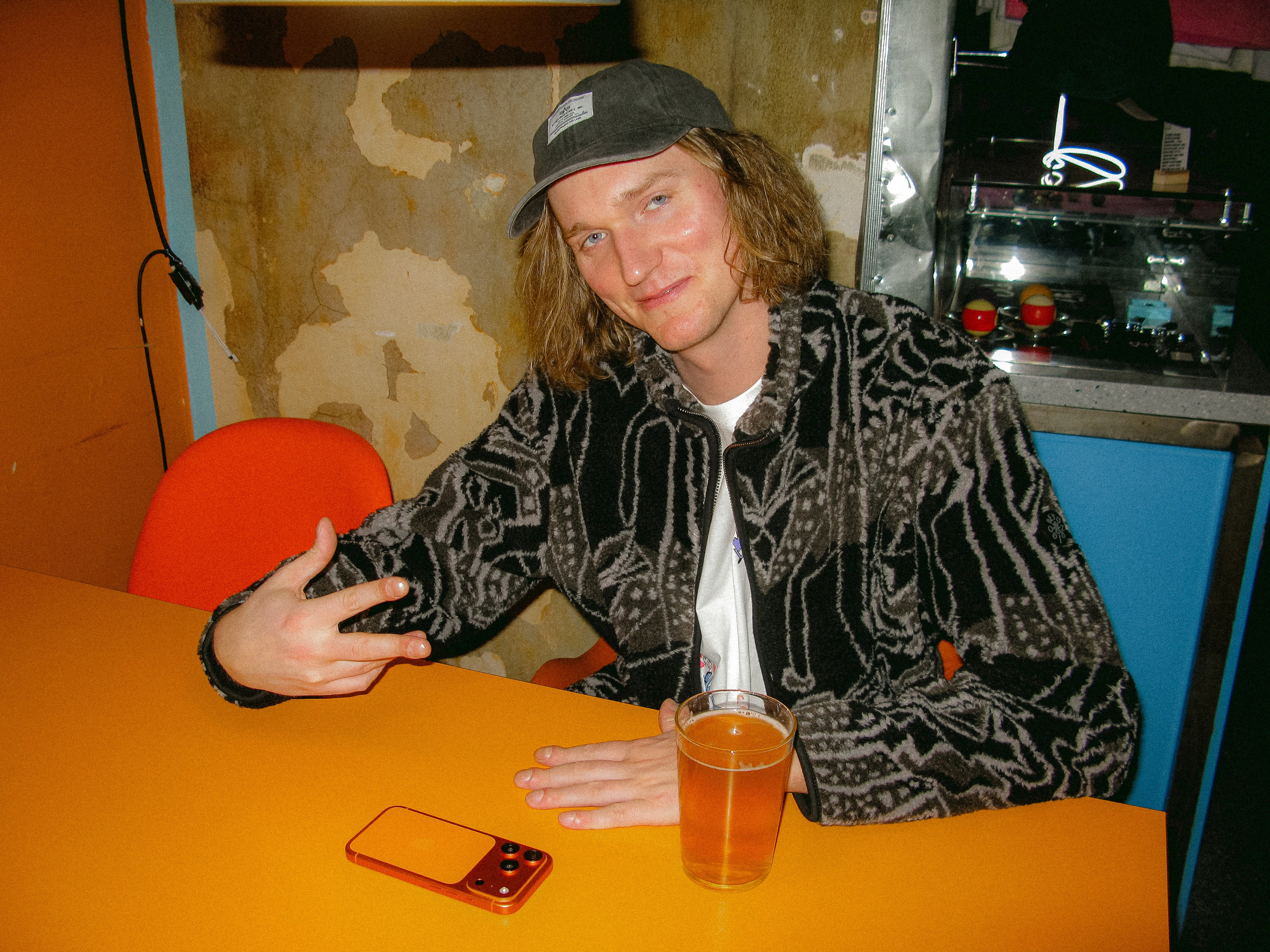 Mar. Фотограф Миланазавр