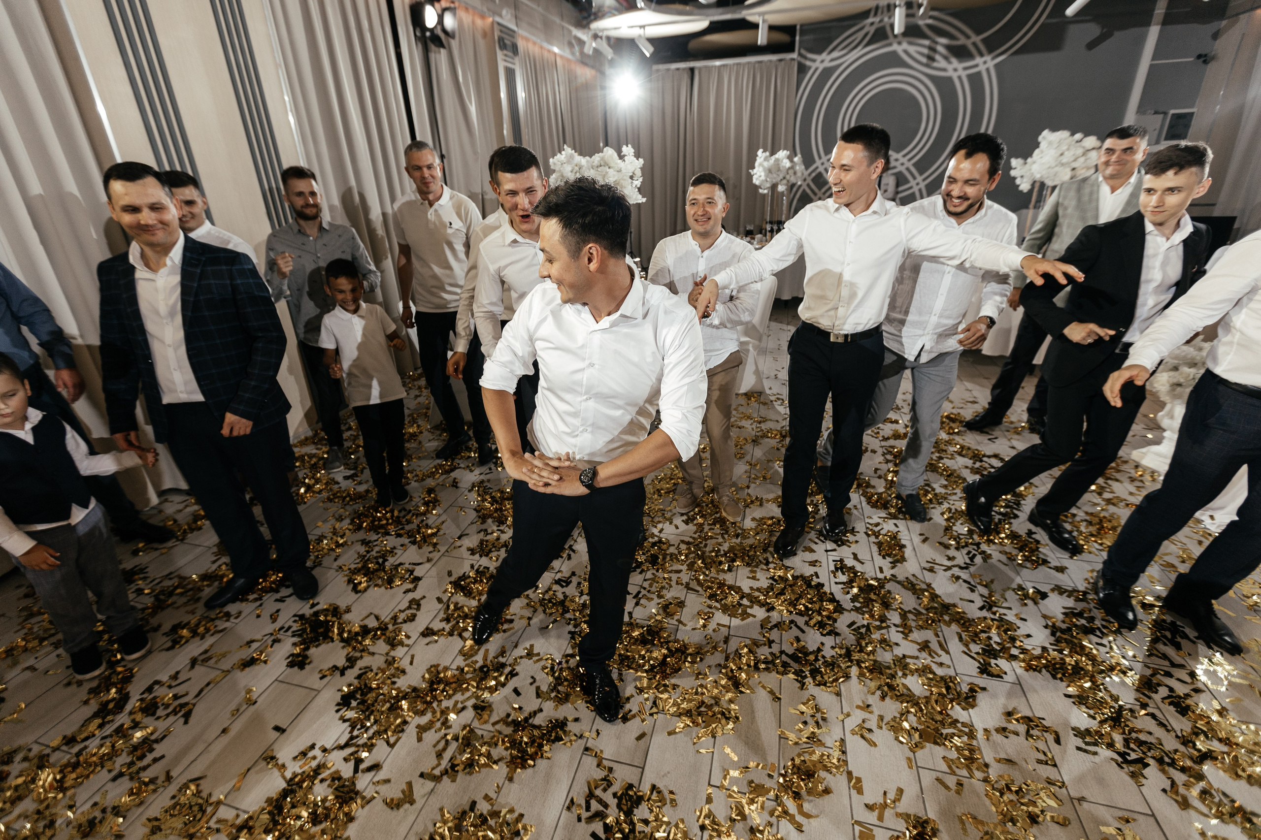 Свадебный фотограф Уфа — Руслан ГабдлисламовЖивые эмоции, красивые кадры, воспоминания на всю жизнь.Работаю по всей Республике Башкортоста. Свадебный фотограф Уфа Руслан Габдлисламов